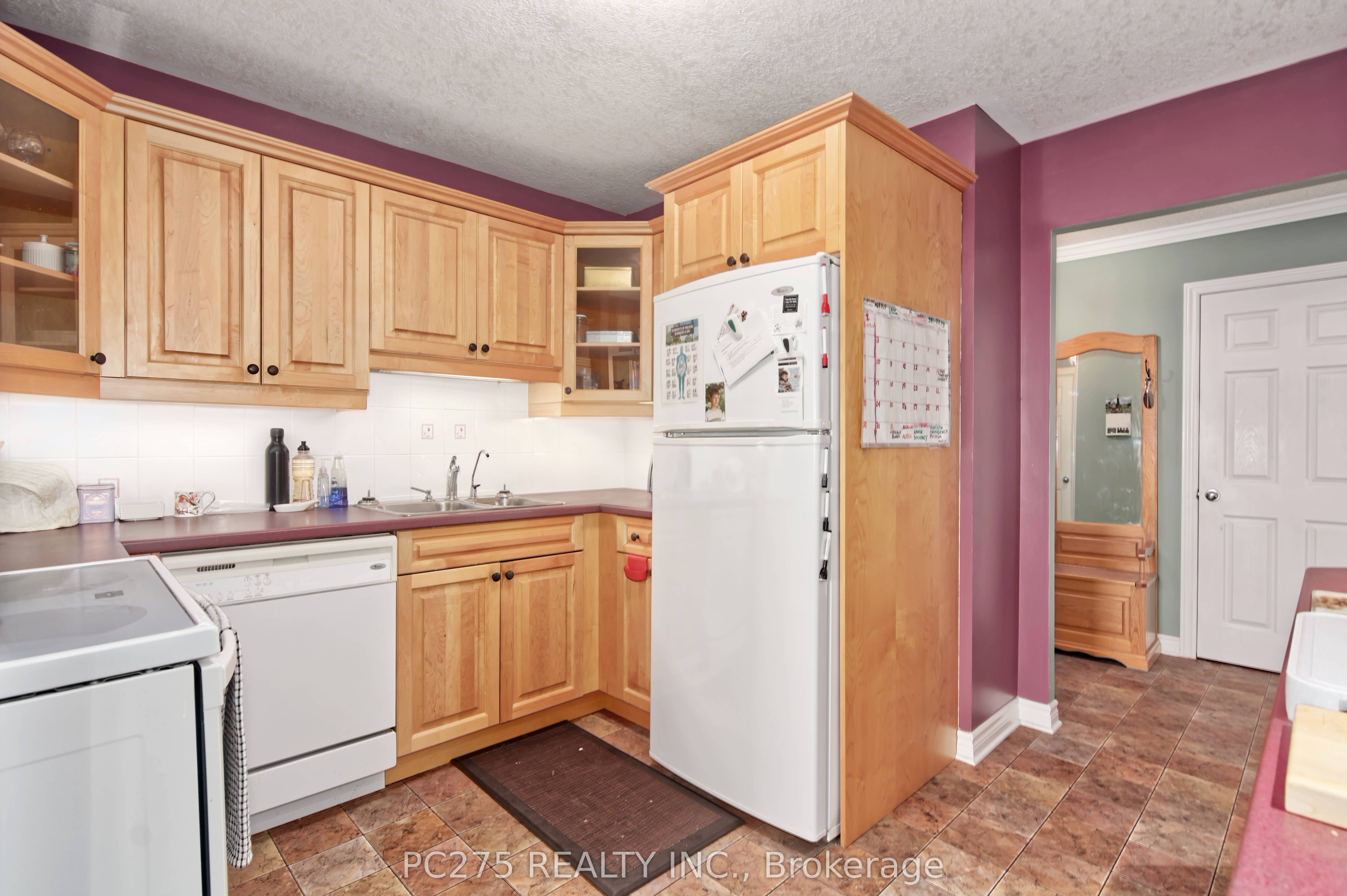 389 Dundas Street 1806 Property Photo 11