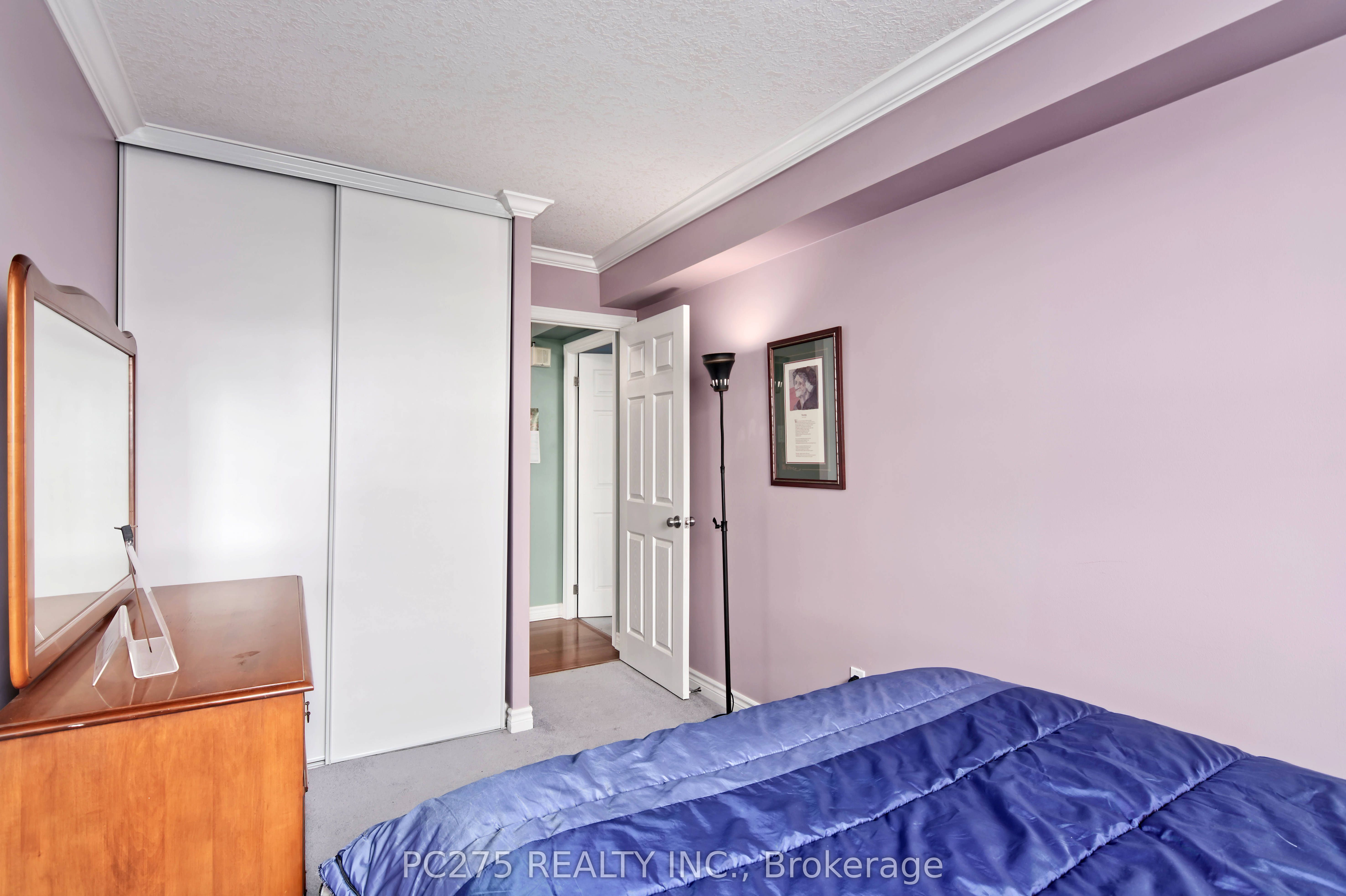 389 Dundas Street 1806 Property Photo 19