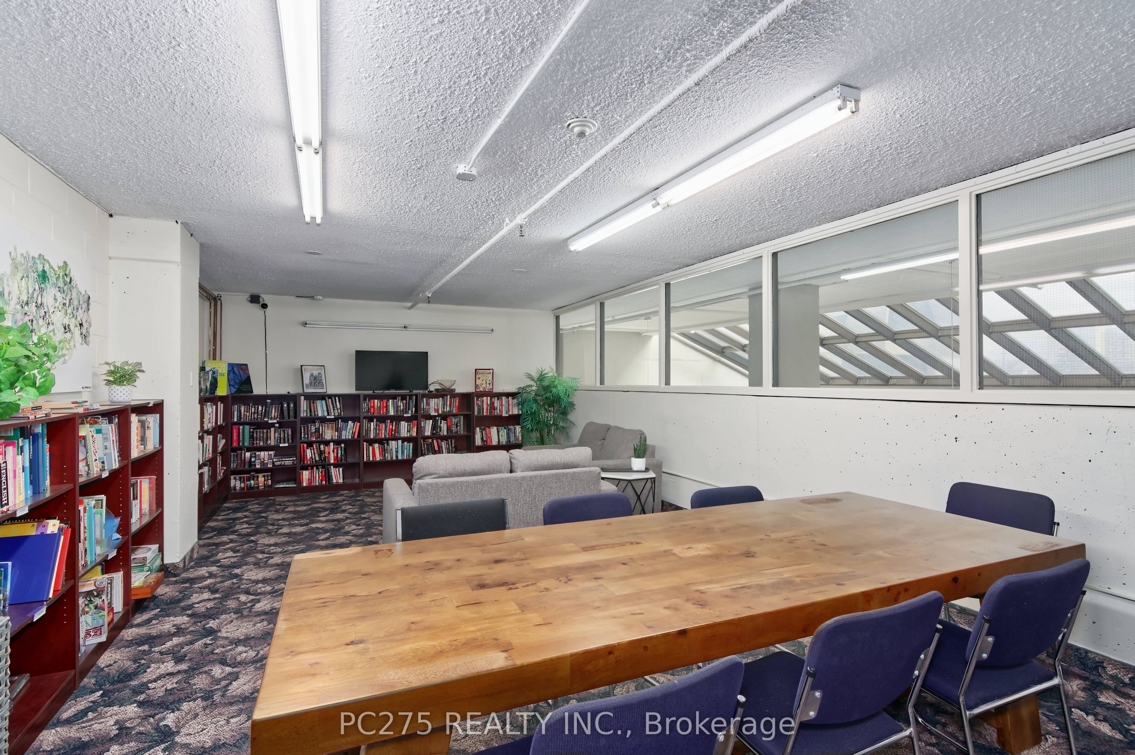 389 Dundas Street 1806 Property Photo 27