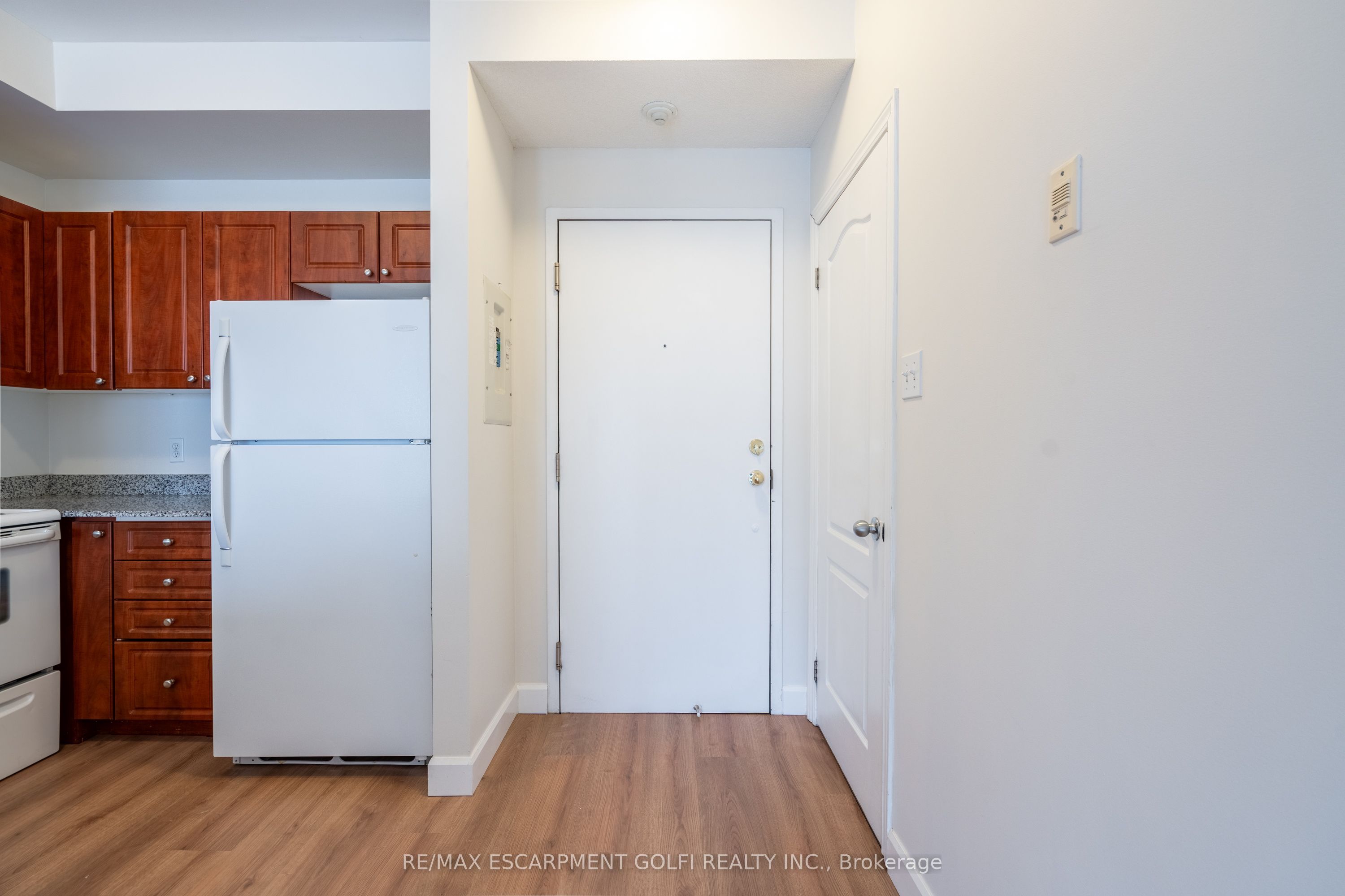 #1206 - 135 James Street Property Photo 8