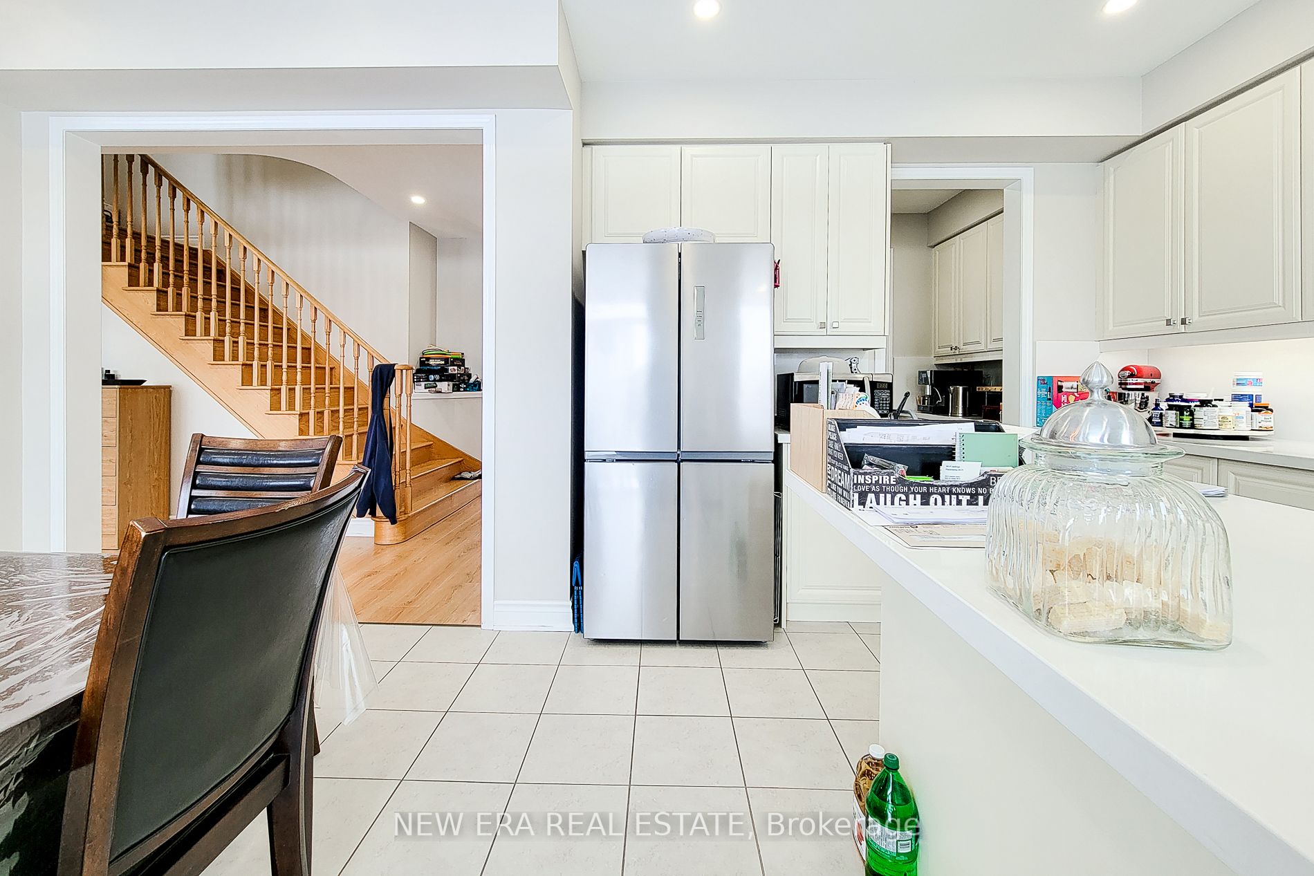 24 Esther Crescent Property Photo 20