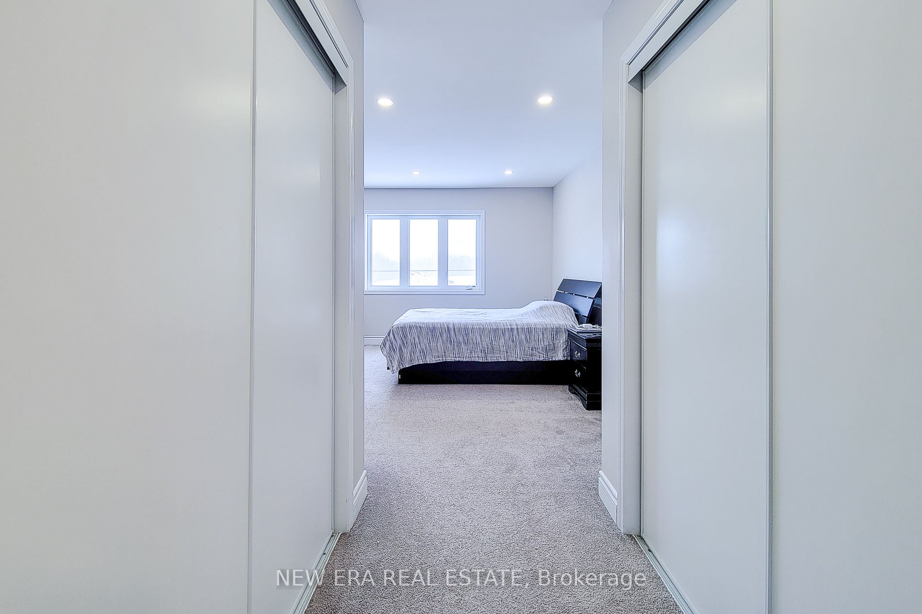 24 Esther Crescent Property Photo 35