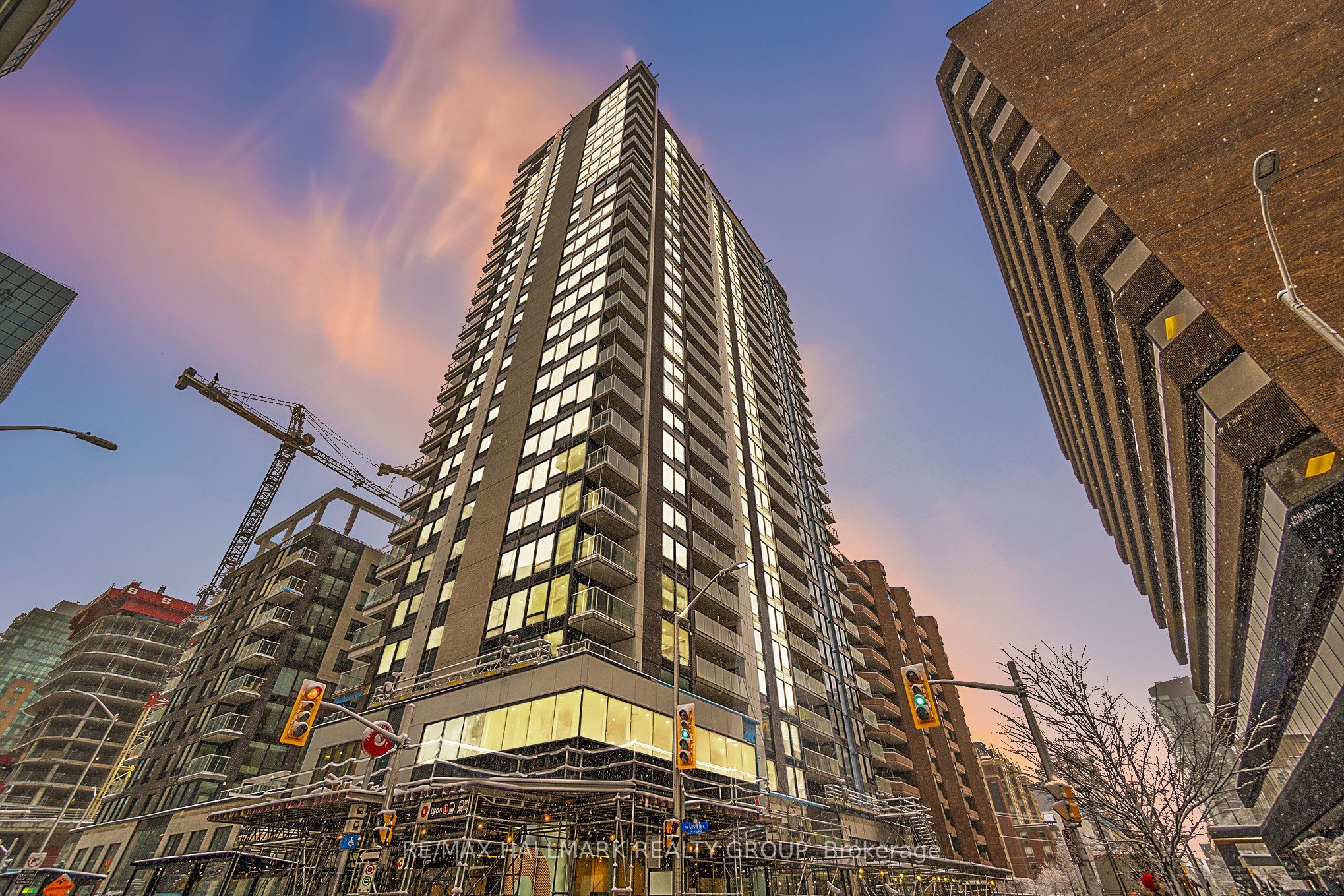 #1903 - 340 Queen Street Property Photo