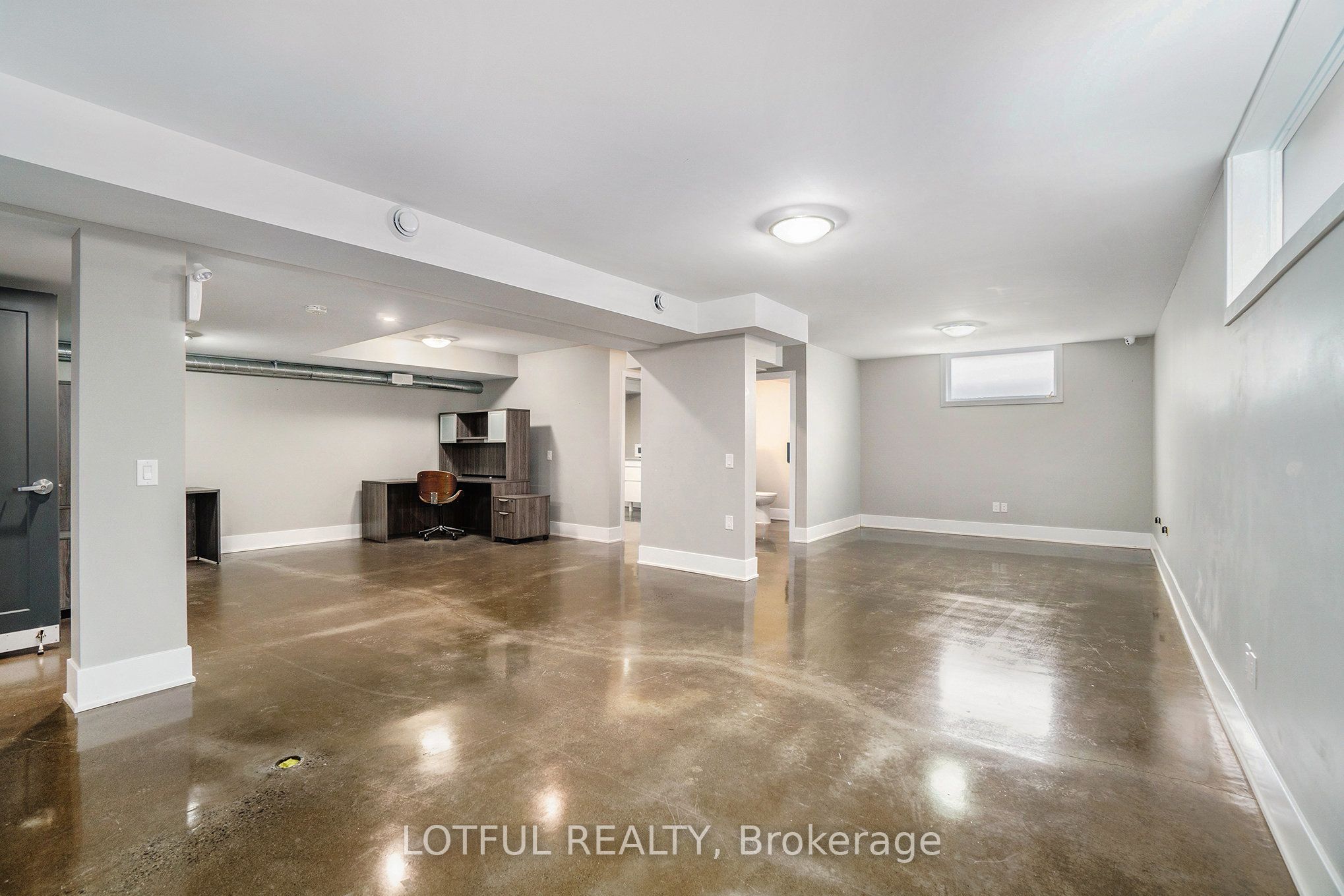 #b - 1535 Chatelain Avenue Property Photo 4
