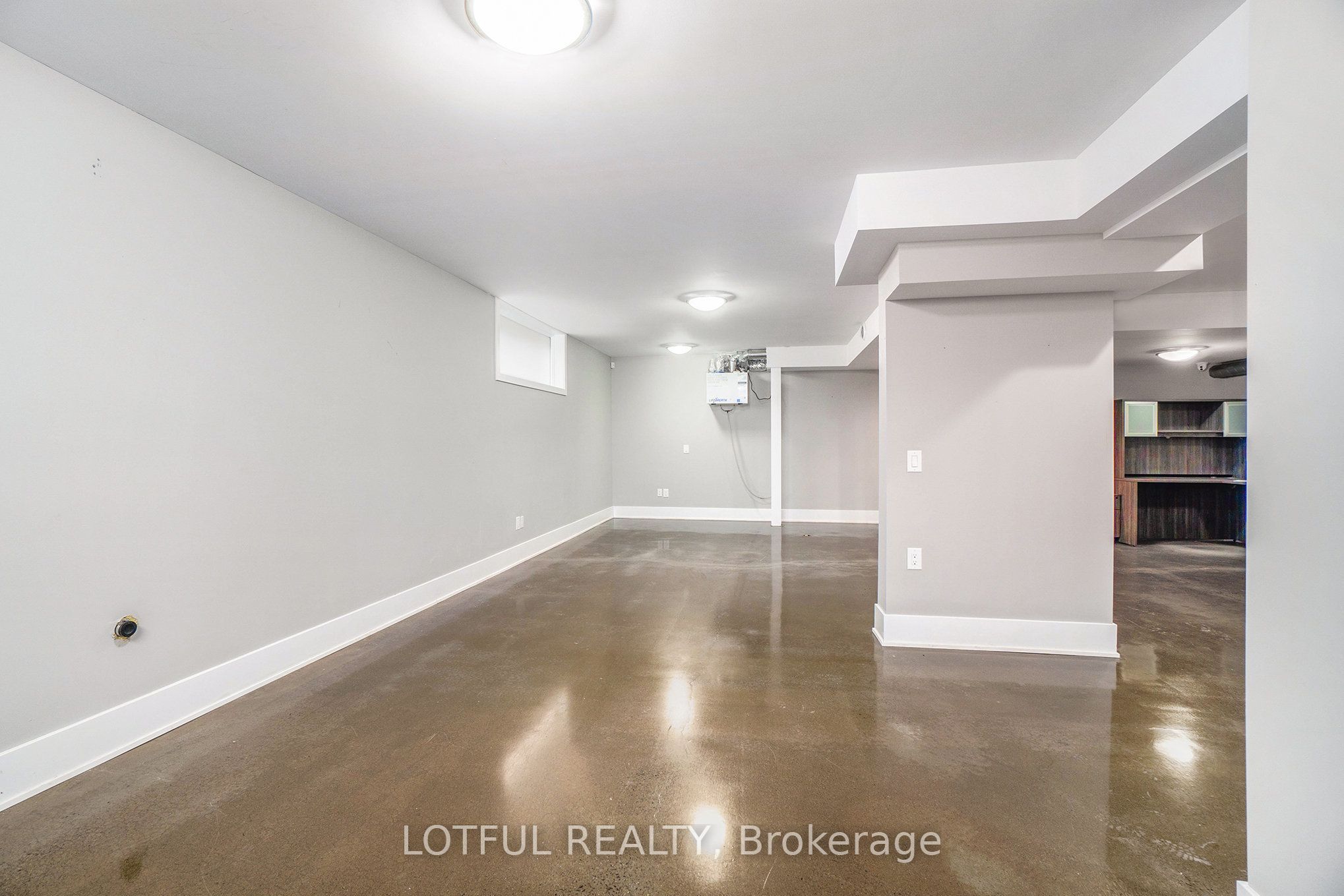 #b - 1535 Chatelain Avenue Property Photo 8
