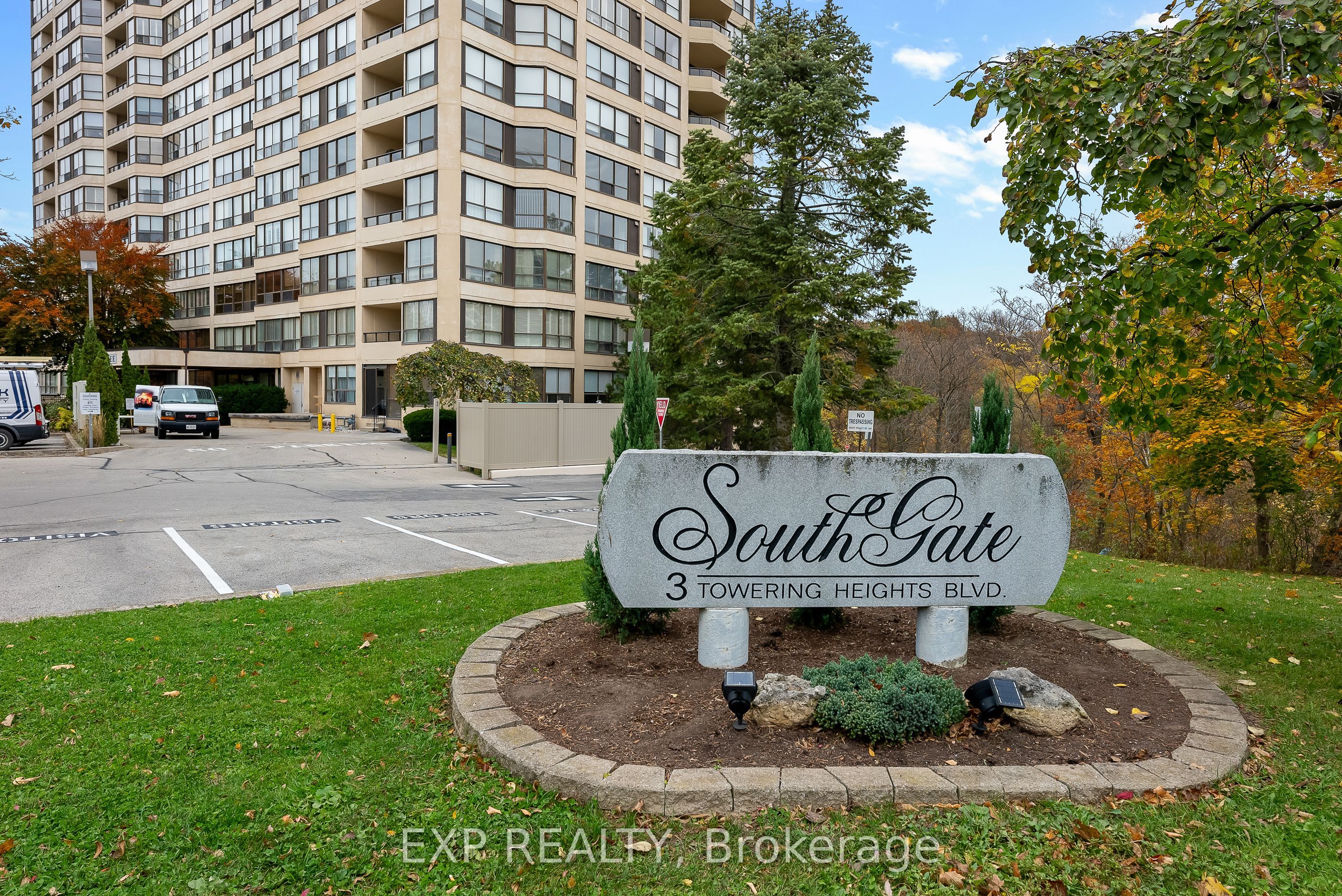 3 Towering Heights Blvd Property Photo