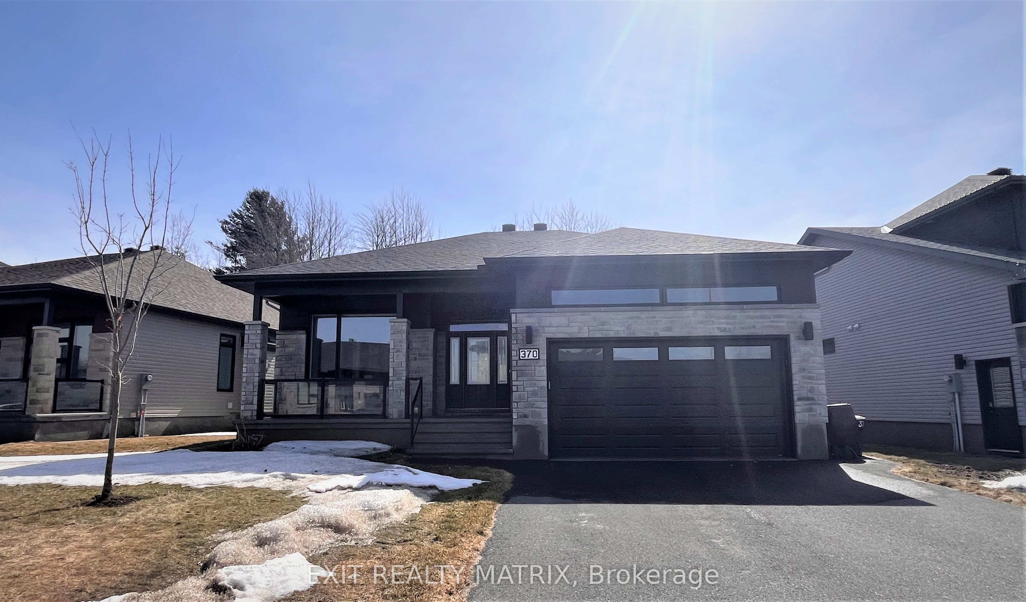 370 Dore St Property Photo