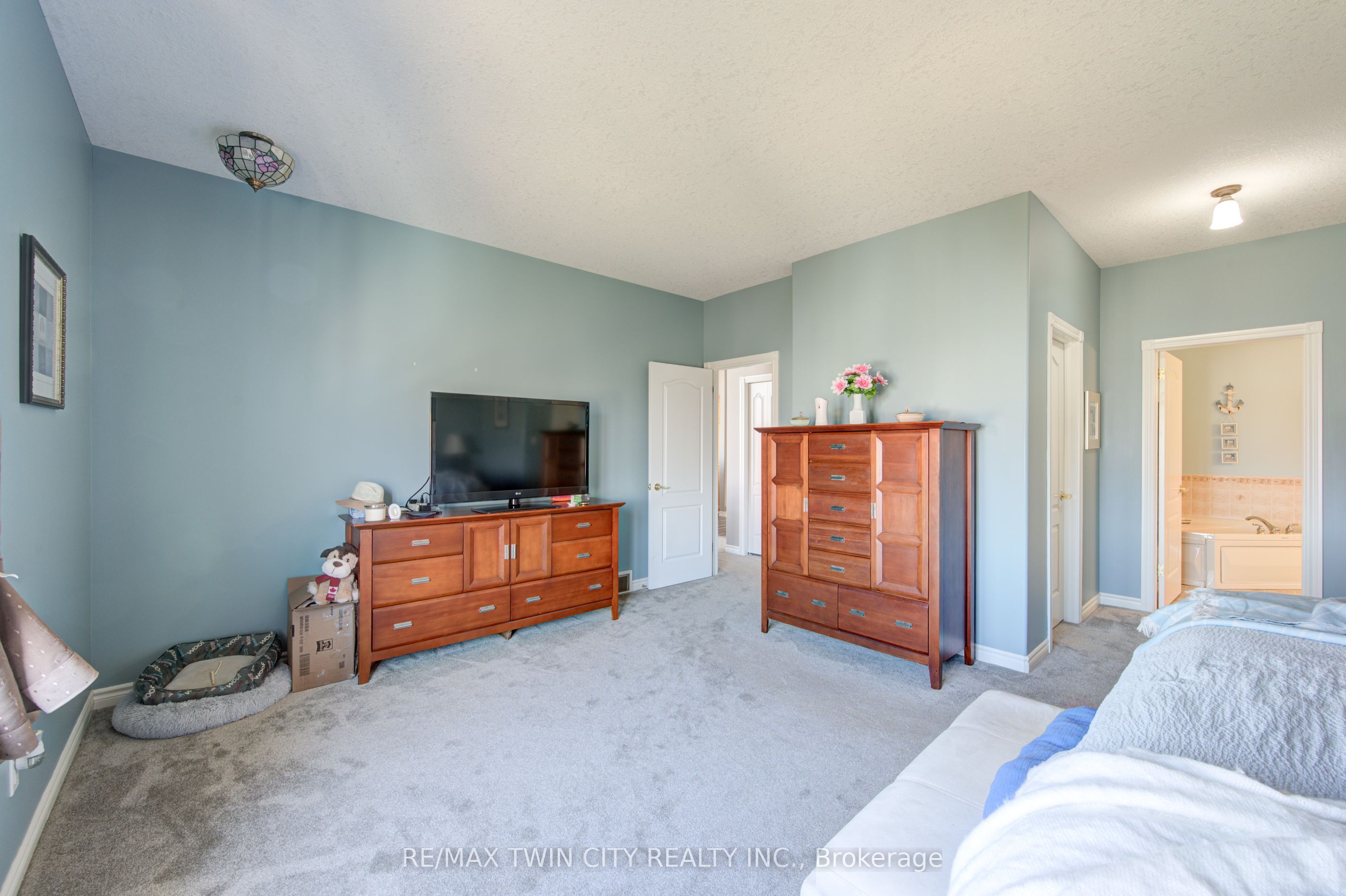 40 Devonshire Drive Property Photo 27