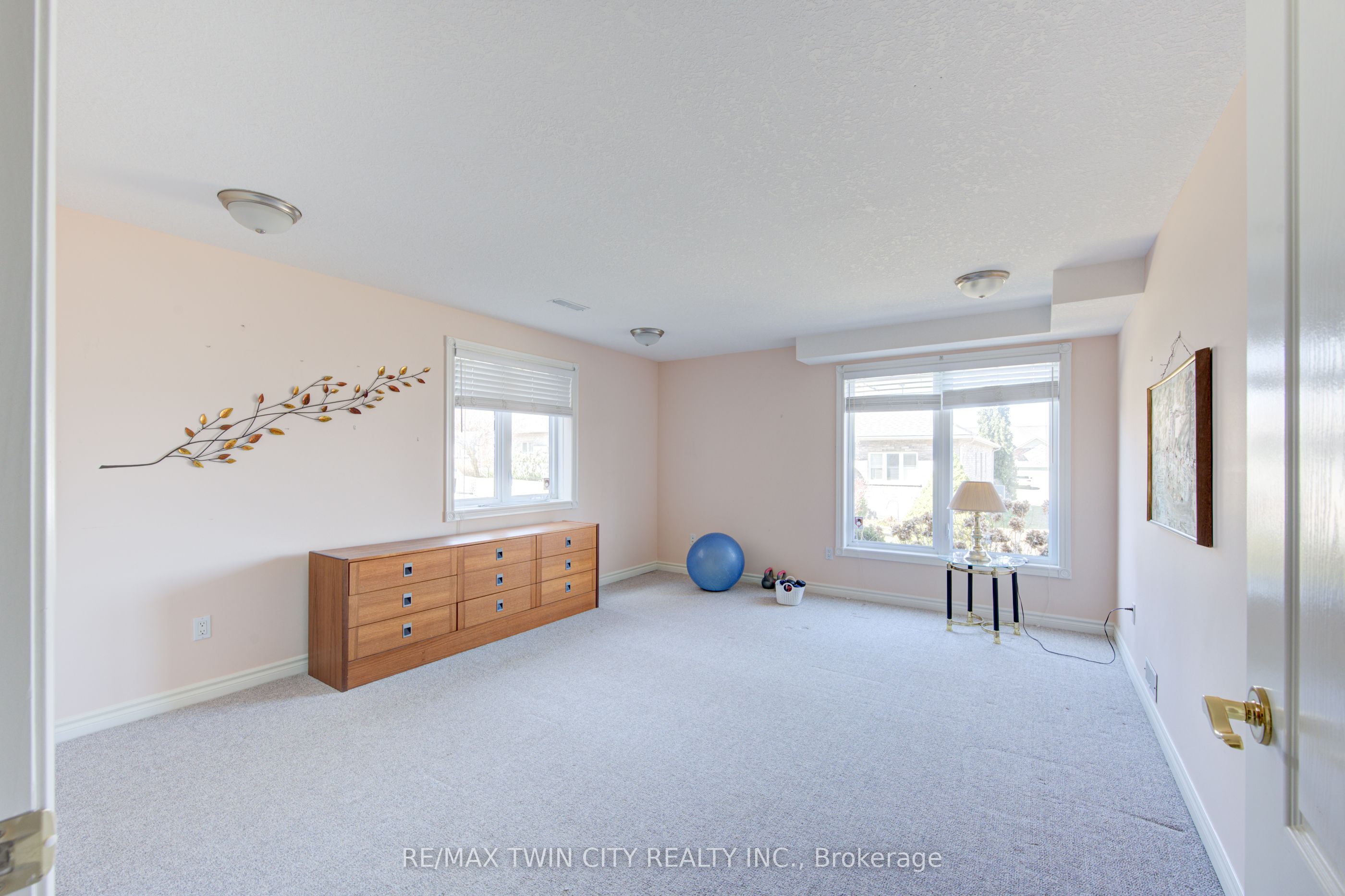 40 Devonshire Drive Property Photo 37