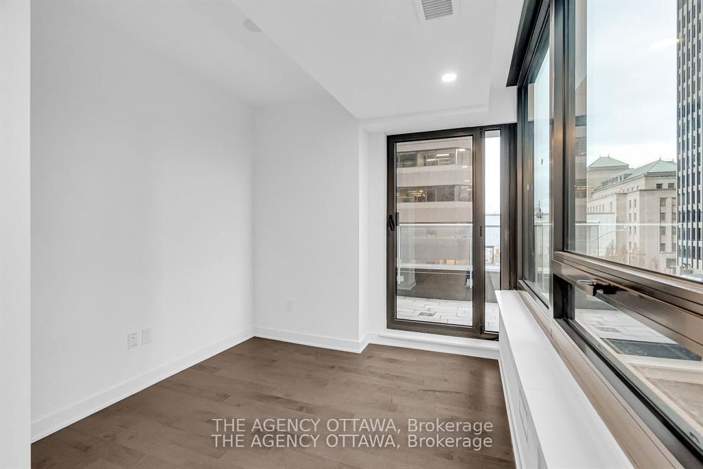 340 Queen Street 306 Property Photo 11