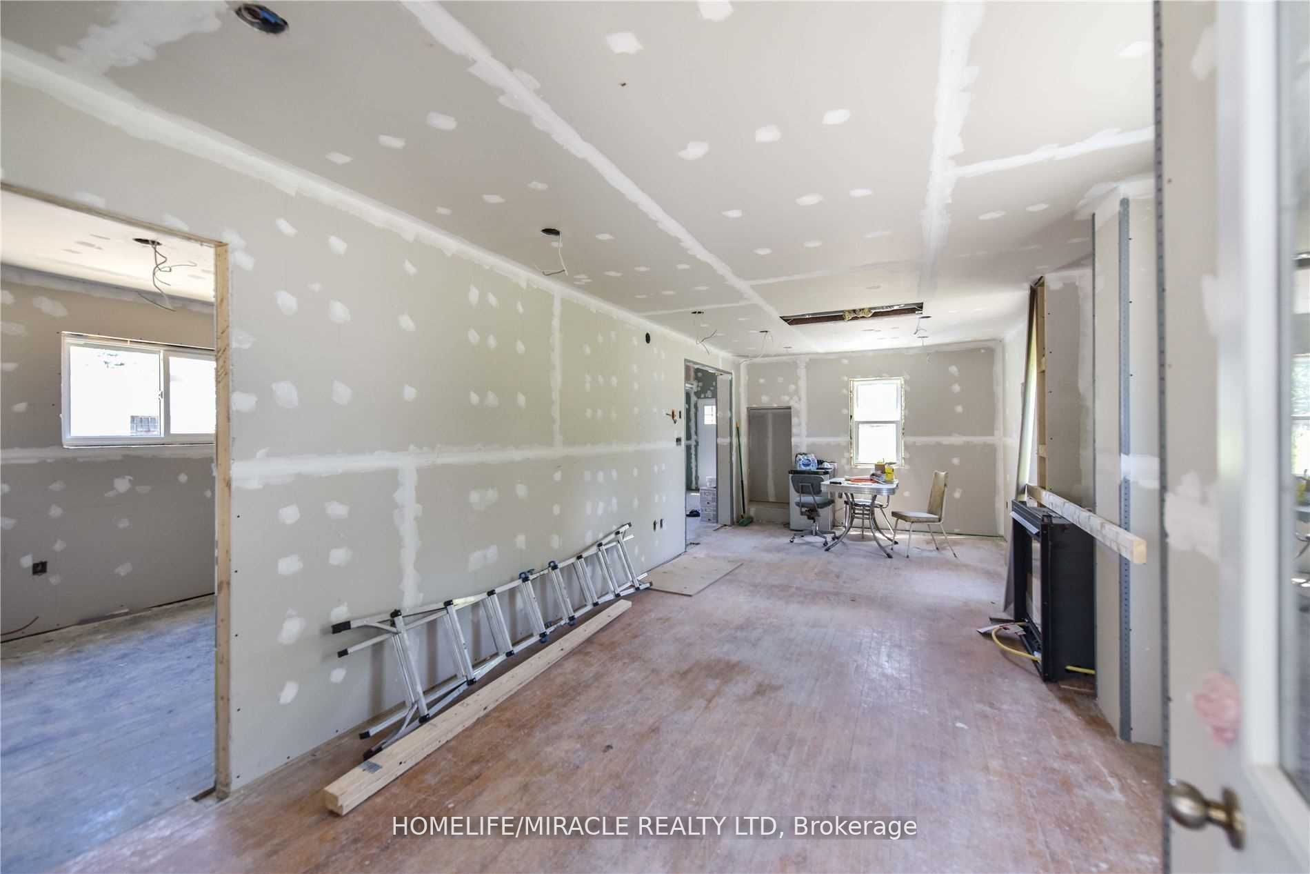 481 David Street Property Photo 10