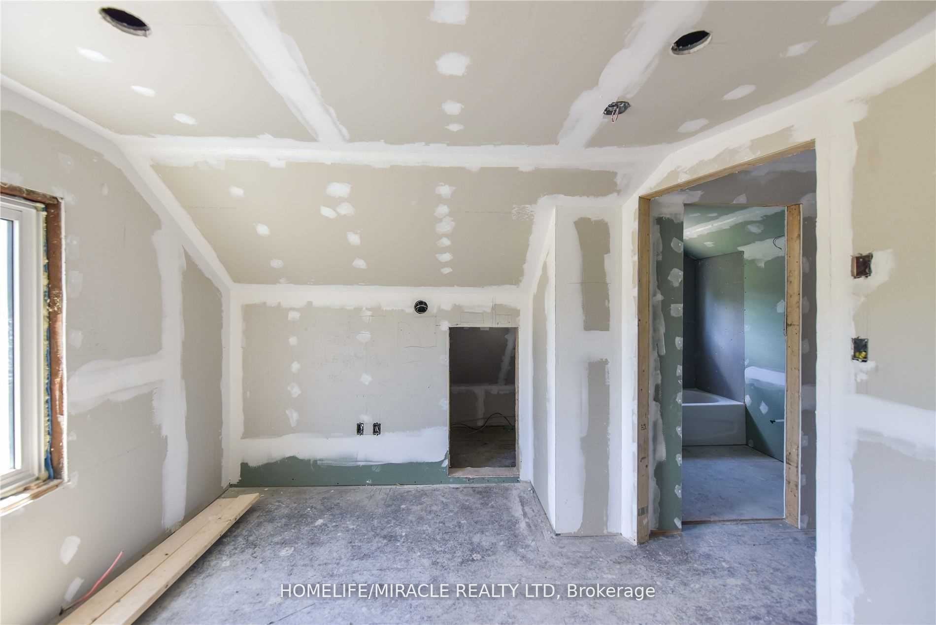 481 David Street Property Photo 24