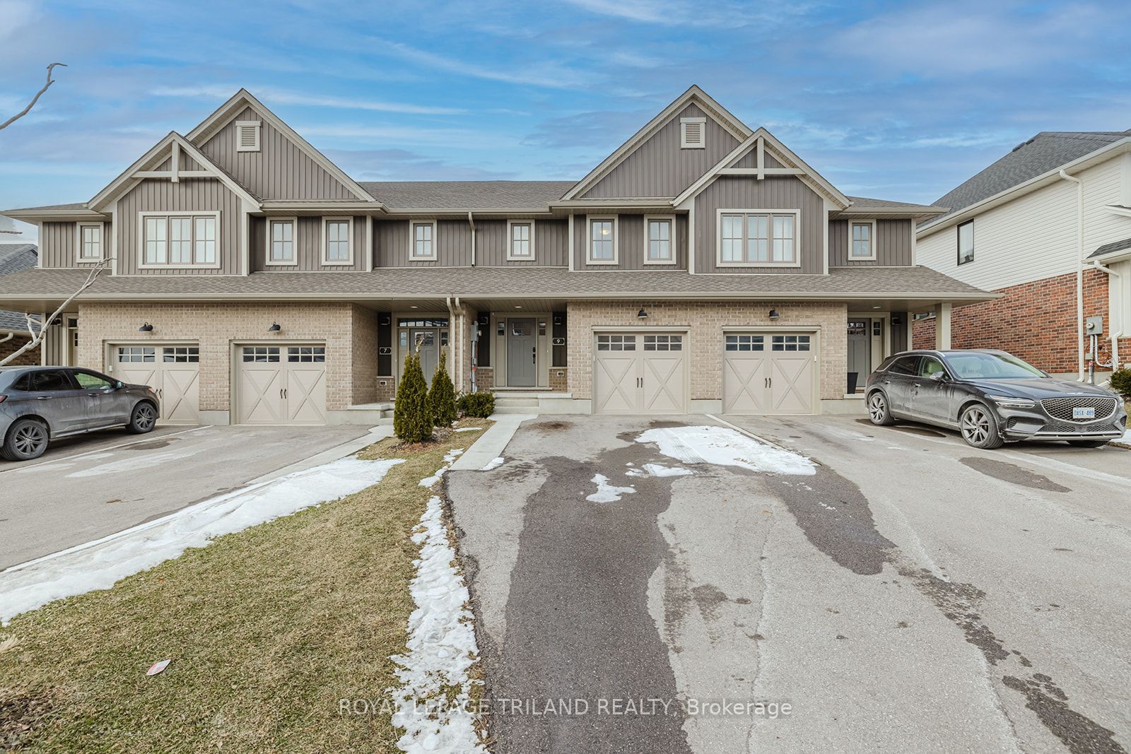 9 Charter Creek Court Property Photo