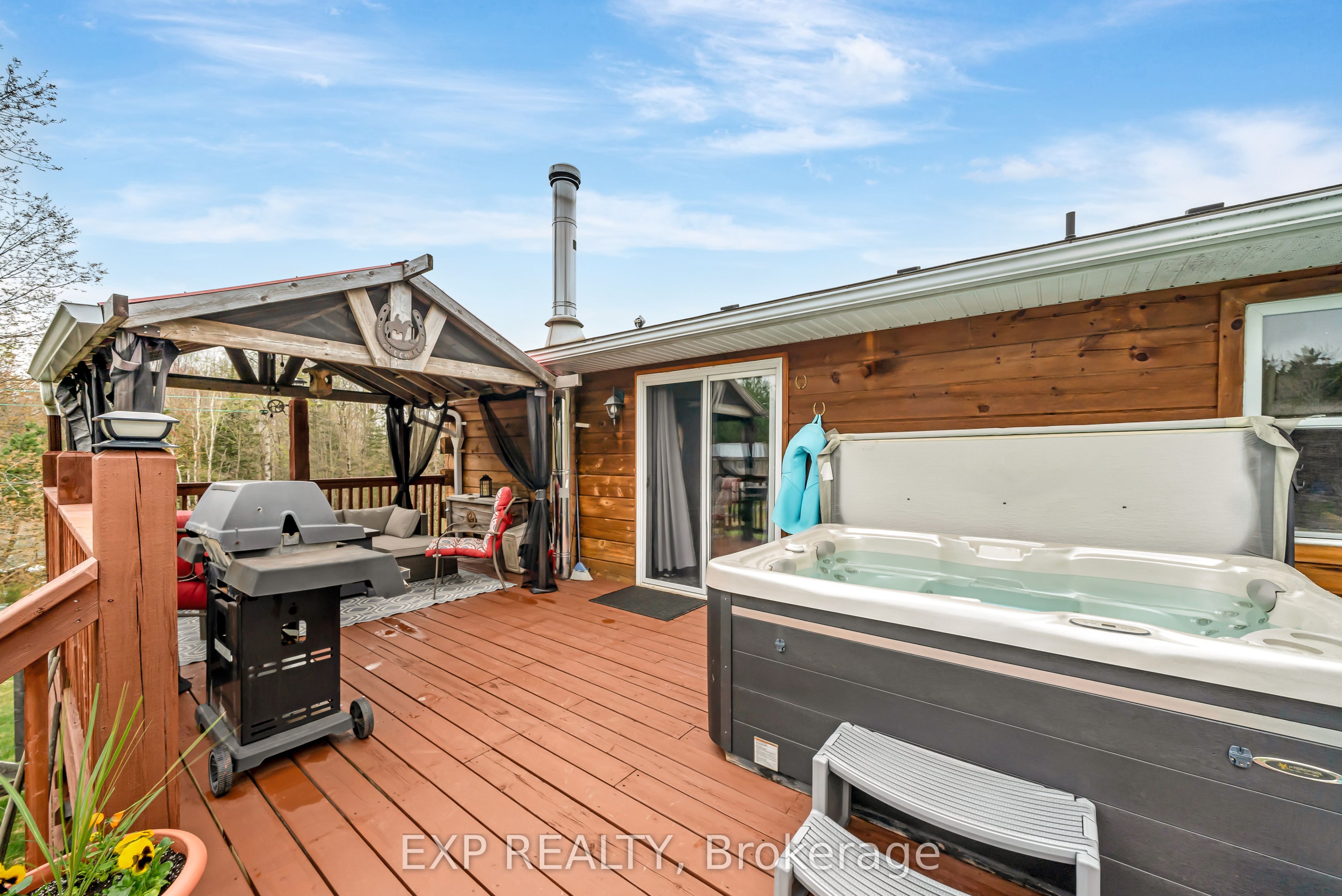 1469 Queensborough Road Property Photo 9