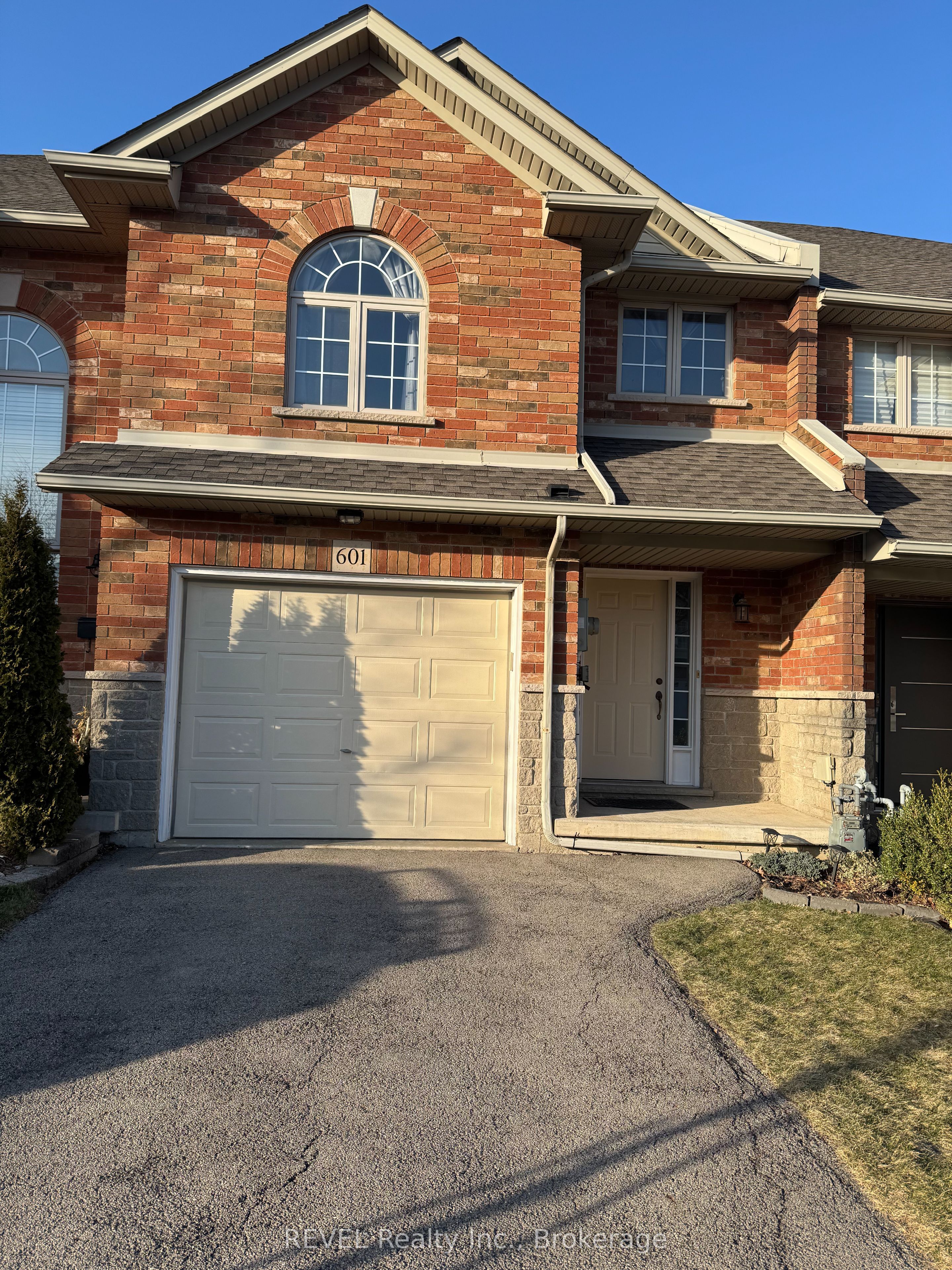 601 Southridge Drive Property Photo 1