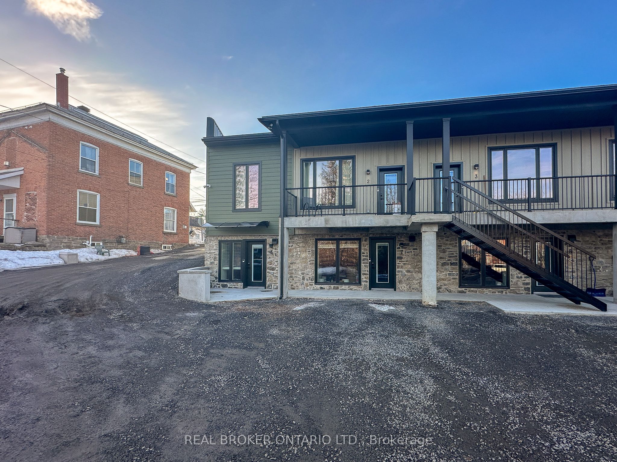 ##6 - 8 Clothier Street Property Photo 2