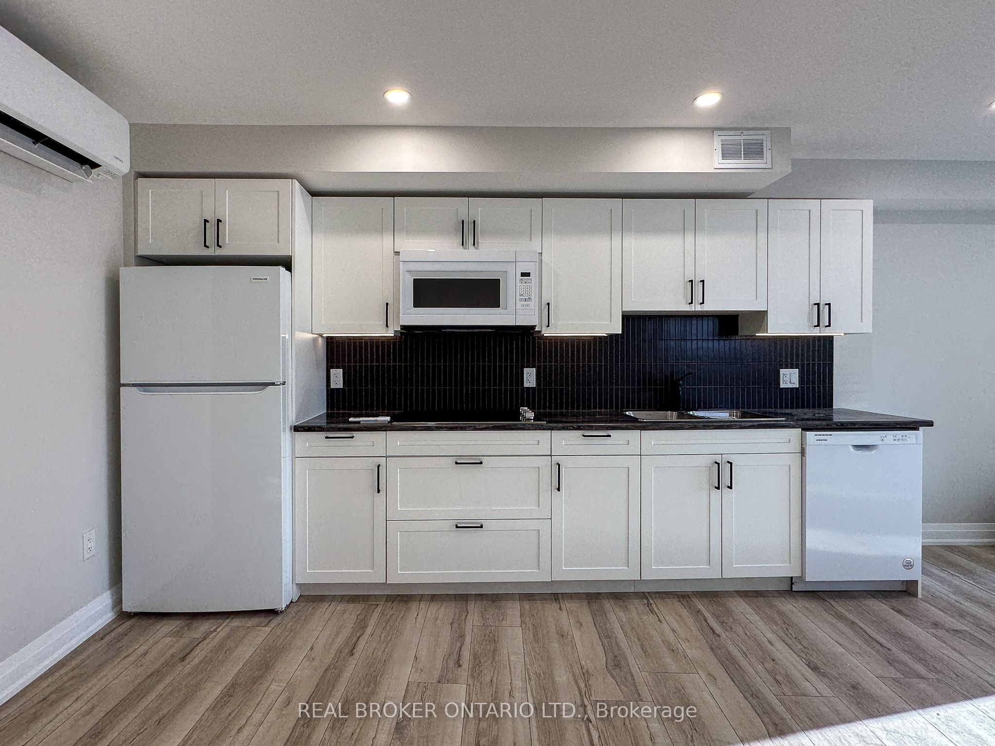 ##6 - 8 Clothier Street Property Photo 5