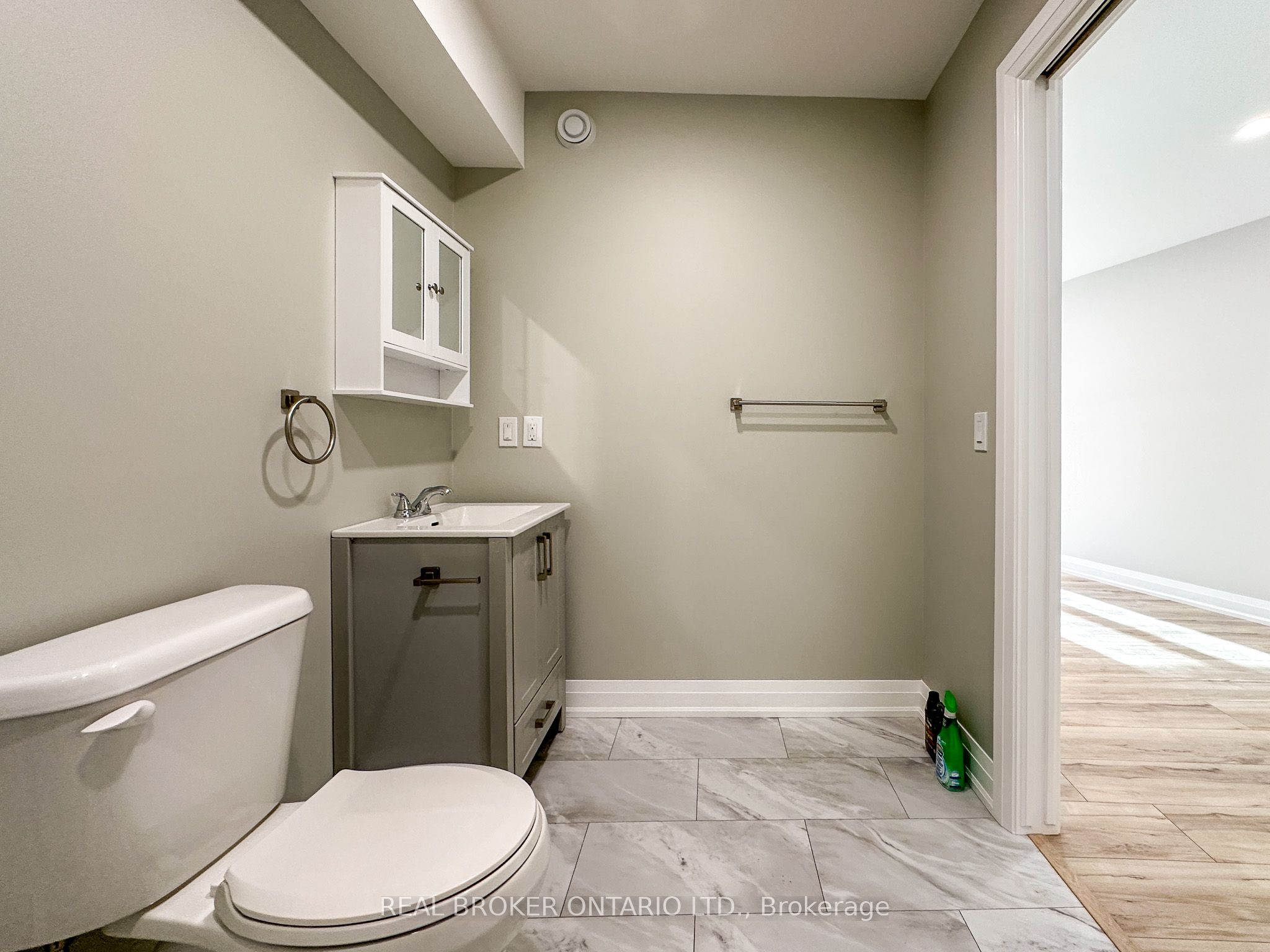 ##6 - 8 Clothier Street Property Photo 8
