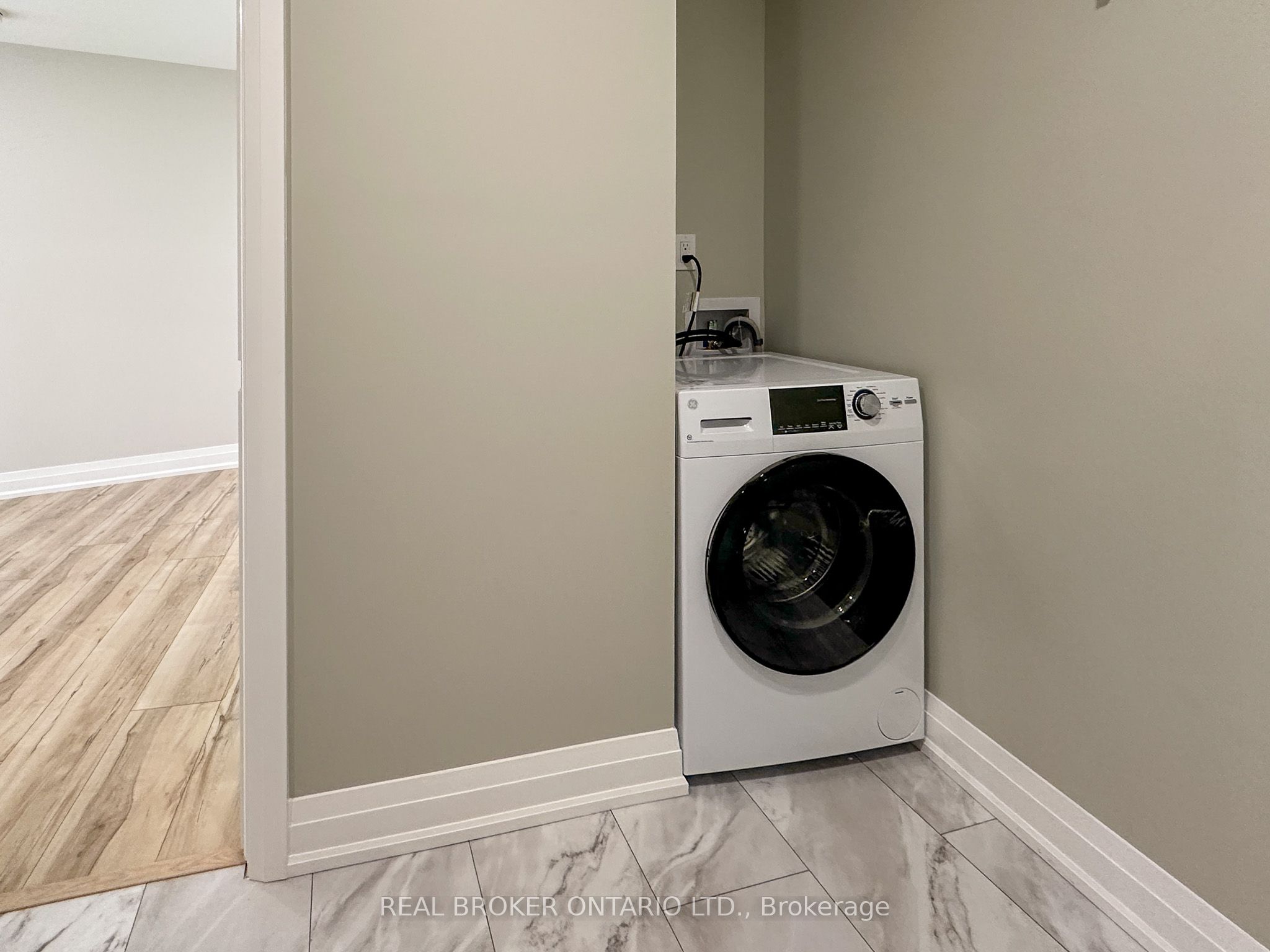 ##6 - 8 Clothier Street Property Photo 10