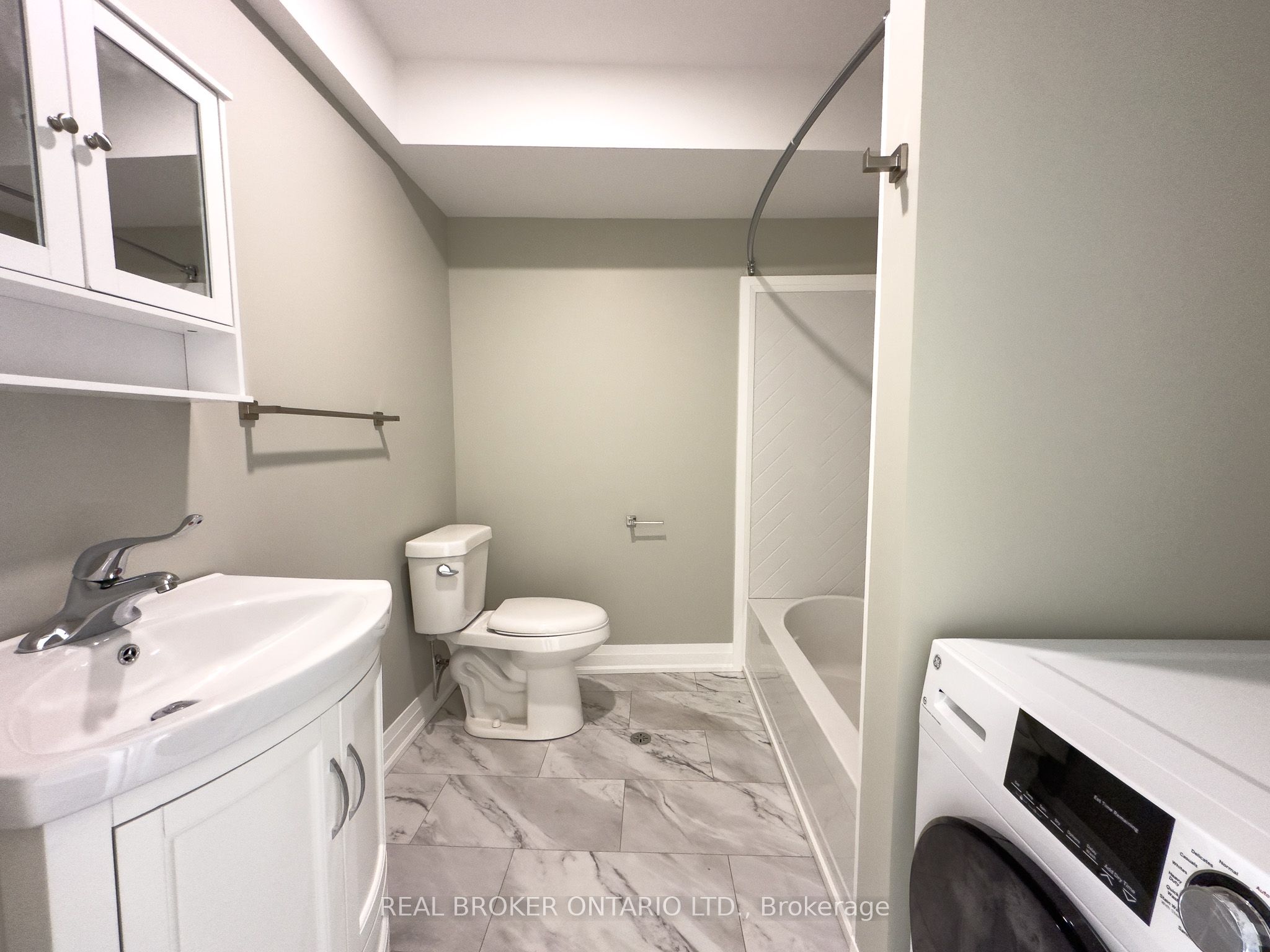 ##7 - 8 Clothier Street Property Photo 9