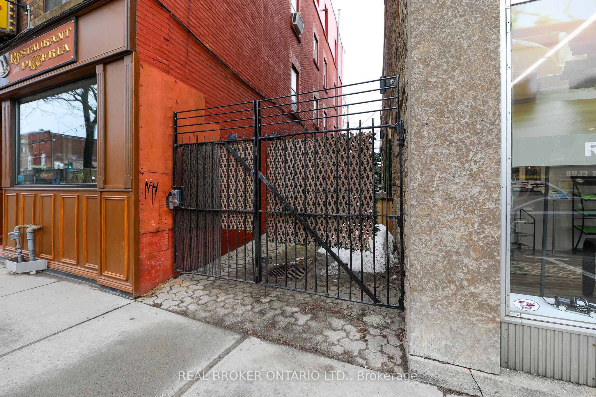 224 King Street Property Photo 36