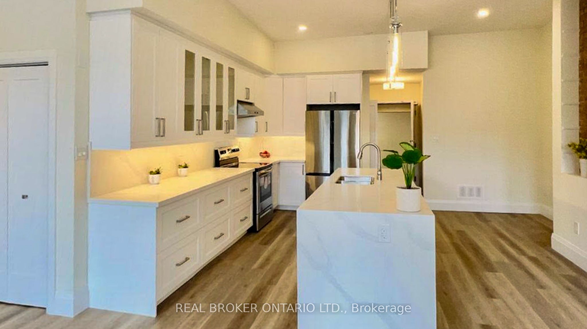 224 King Street Property Photo 45