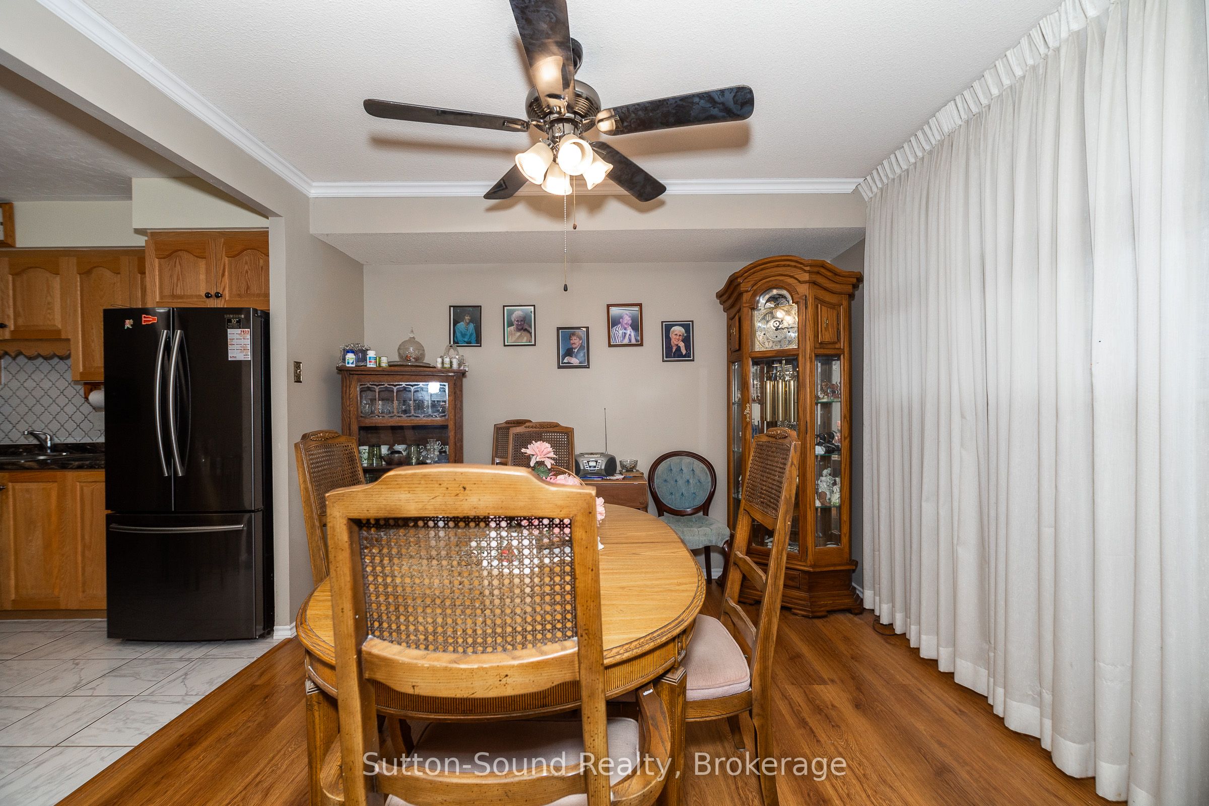 860 9 Street E 303 Property Photo 8