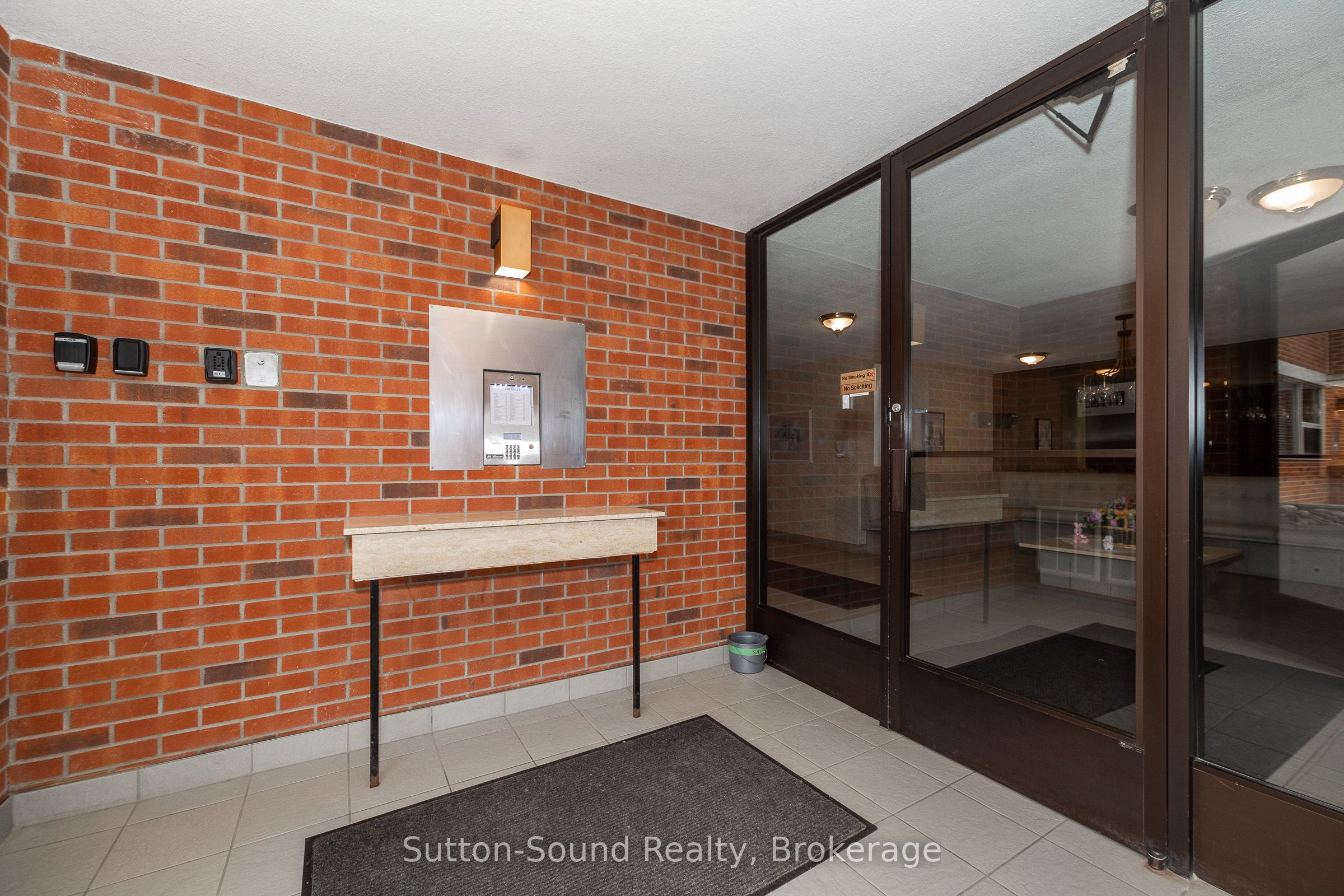 860 9 Street E 303 Property Photo 22