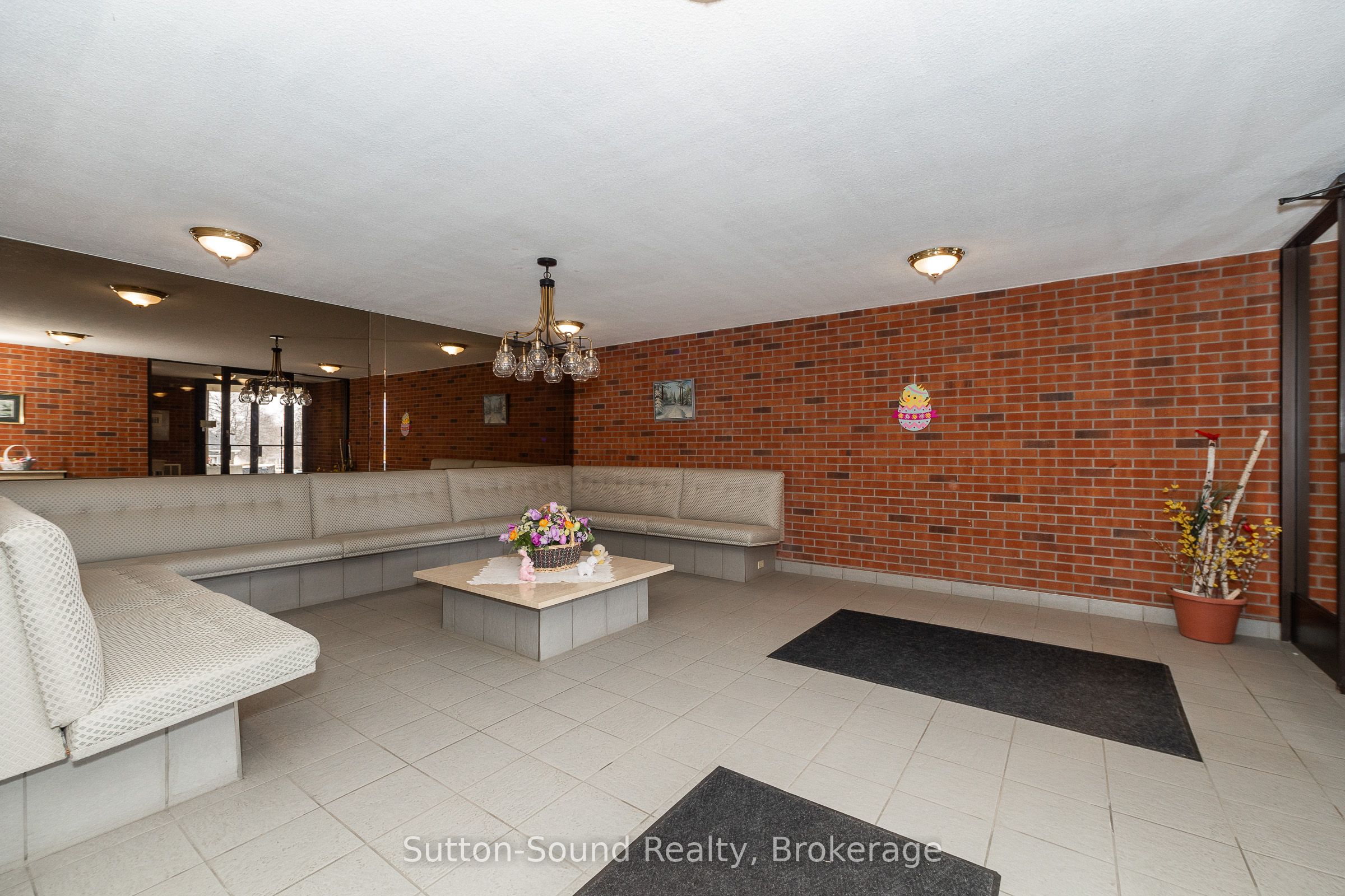 860 9 Street E 303 Property Photo 24