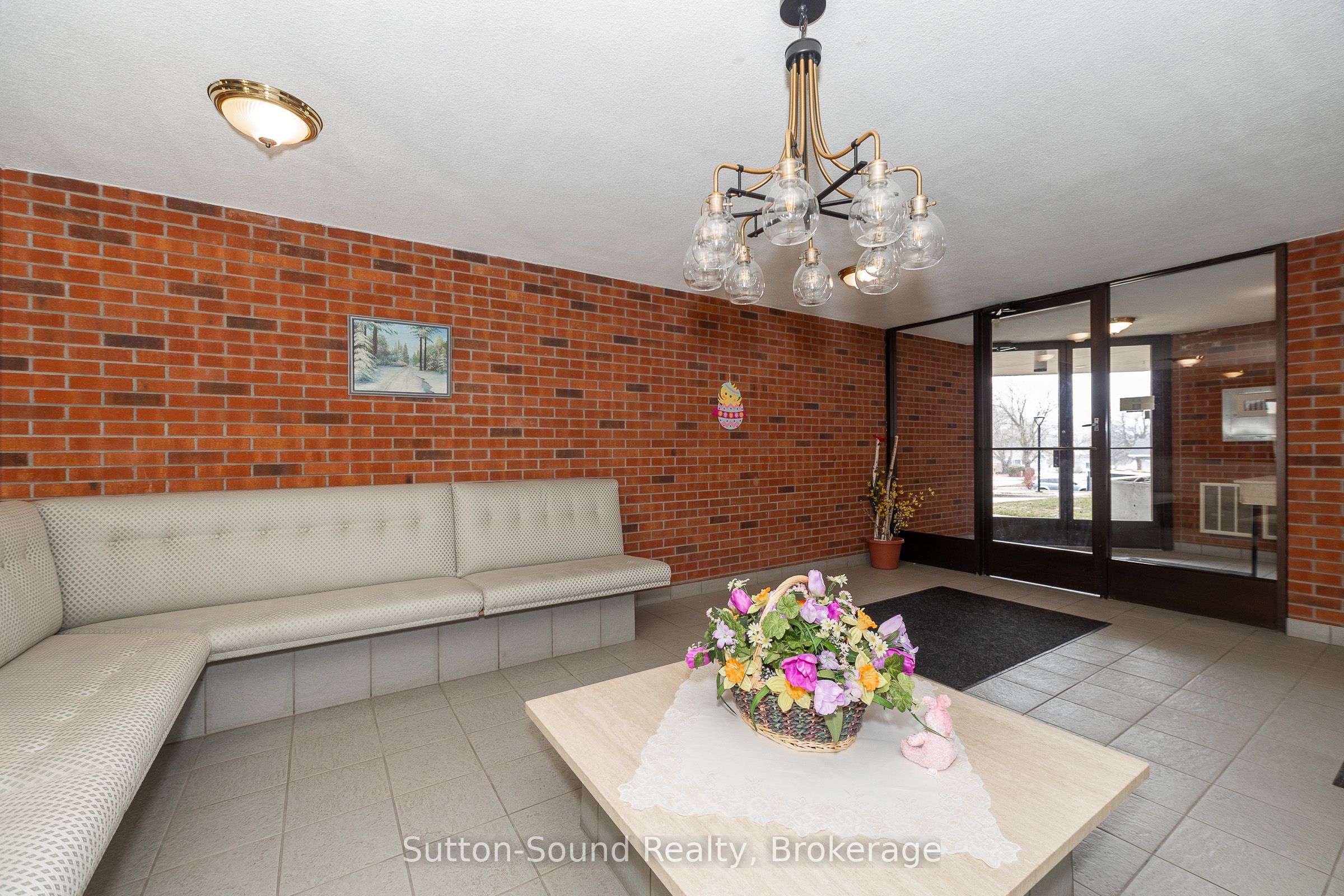 860 9 Street E 303 Property Photo 25