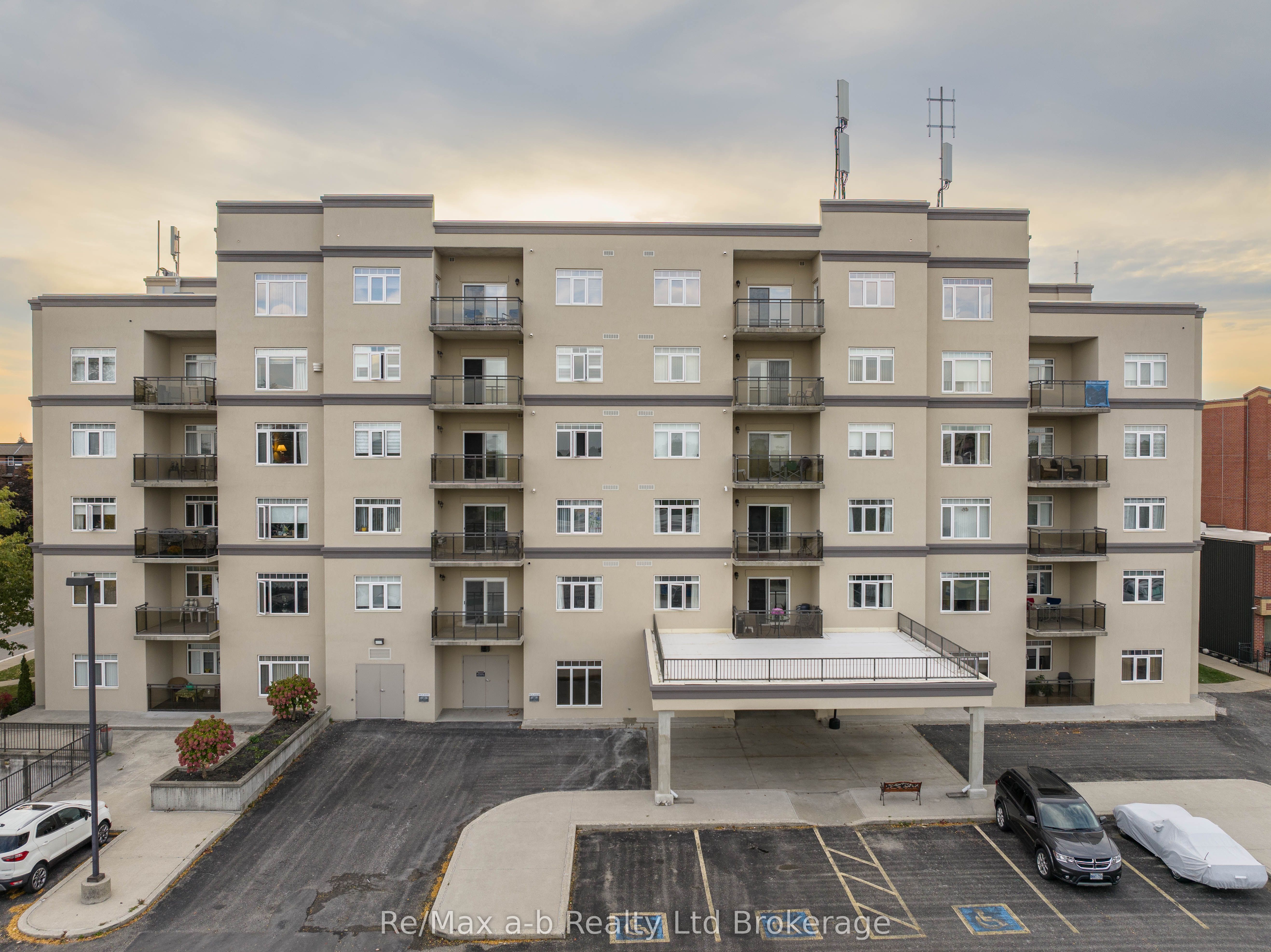 #604 - 80 Bridge Street Property Photo