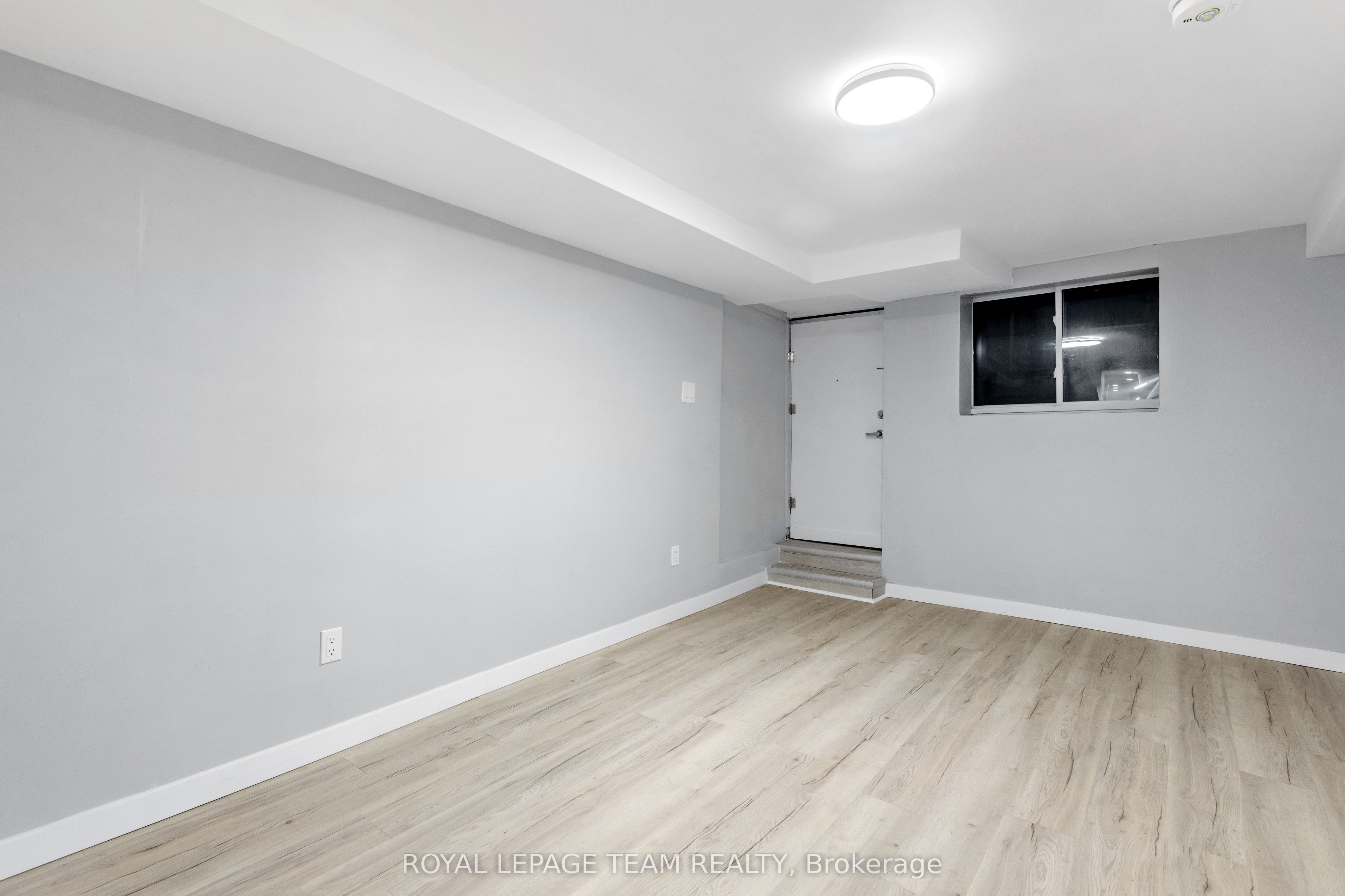 #7 - 883 Somerset Street Property Photo 3