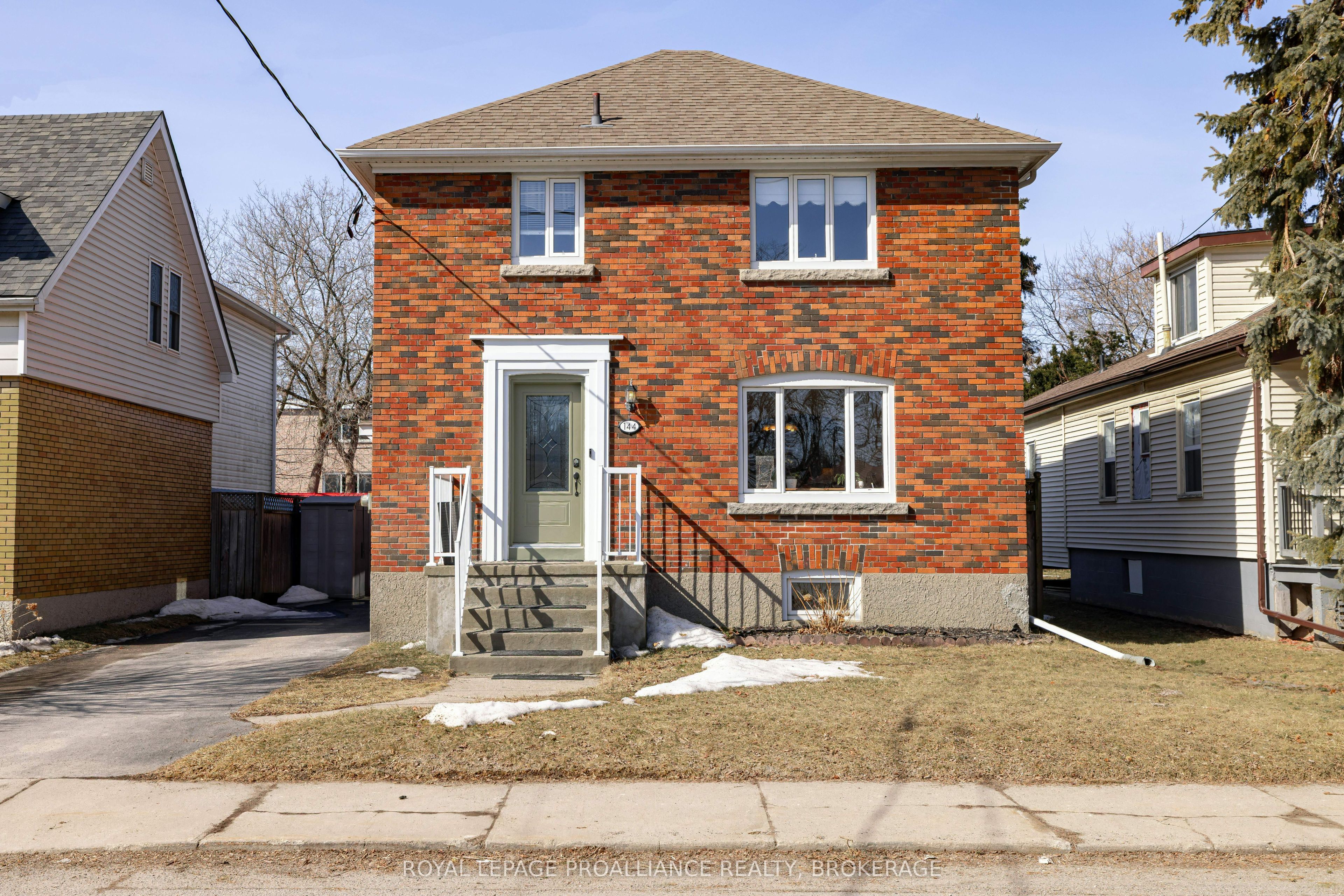 144 Toronto St Property Photo