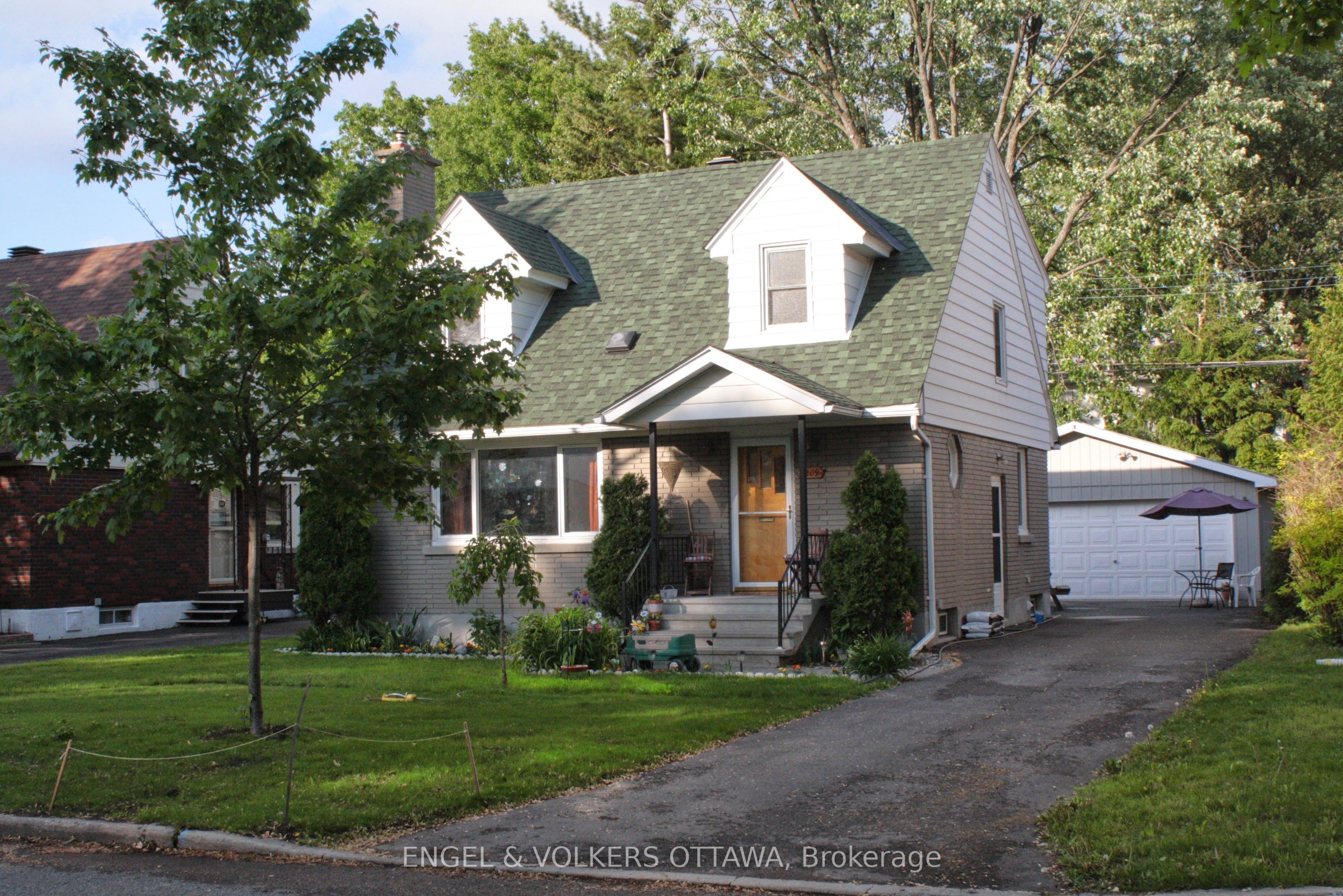 1209 Checkers Rd Property Photo