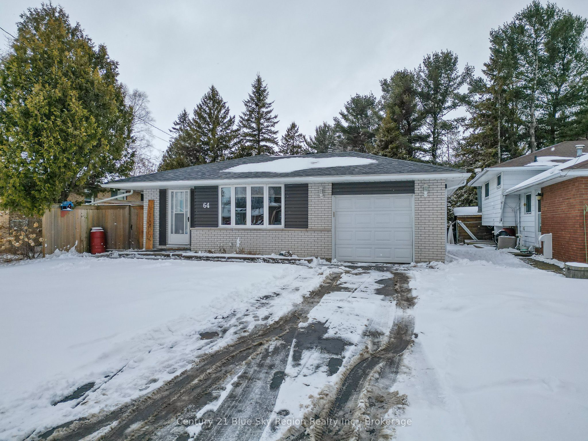 64 Strathcona Dr Property Photo
