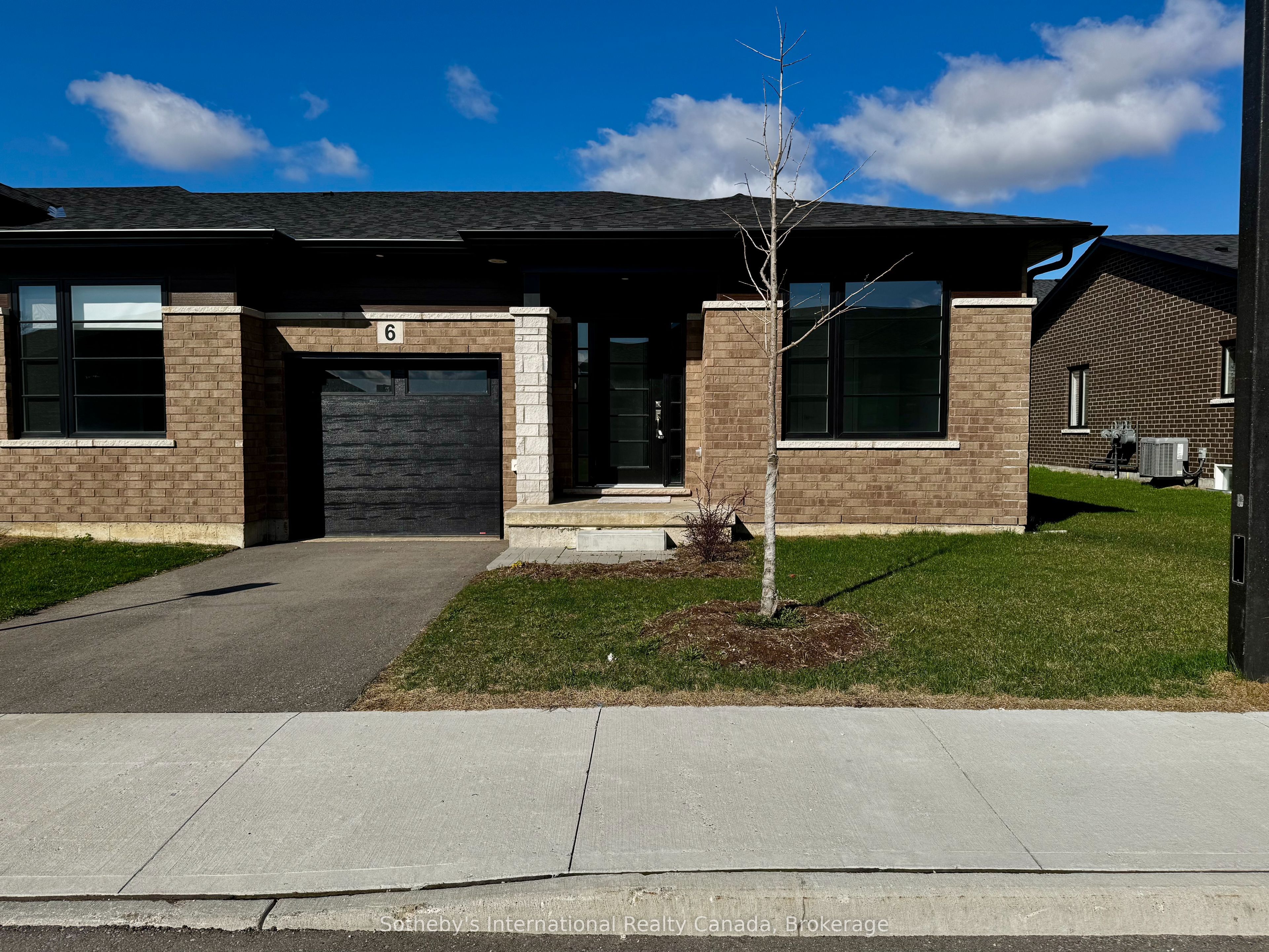 #6 - 550 Grey Street Property Photo 1