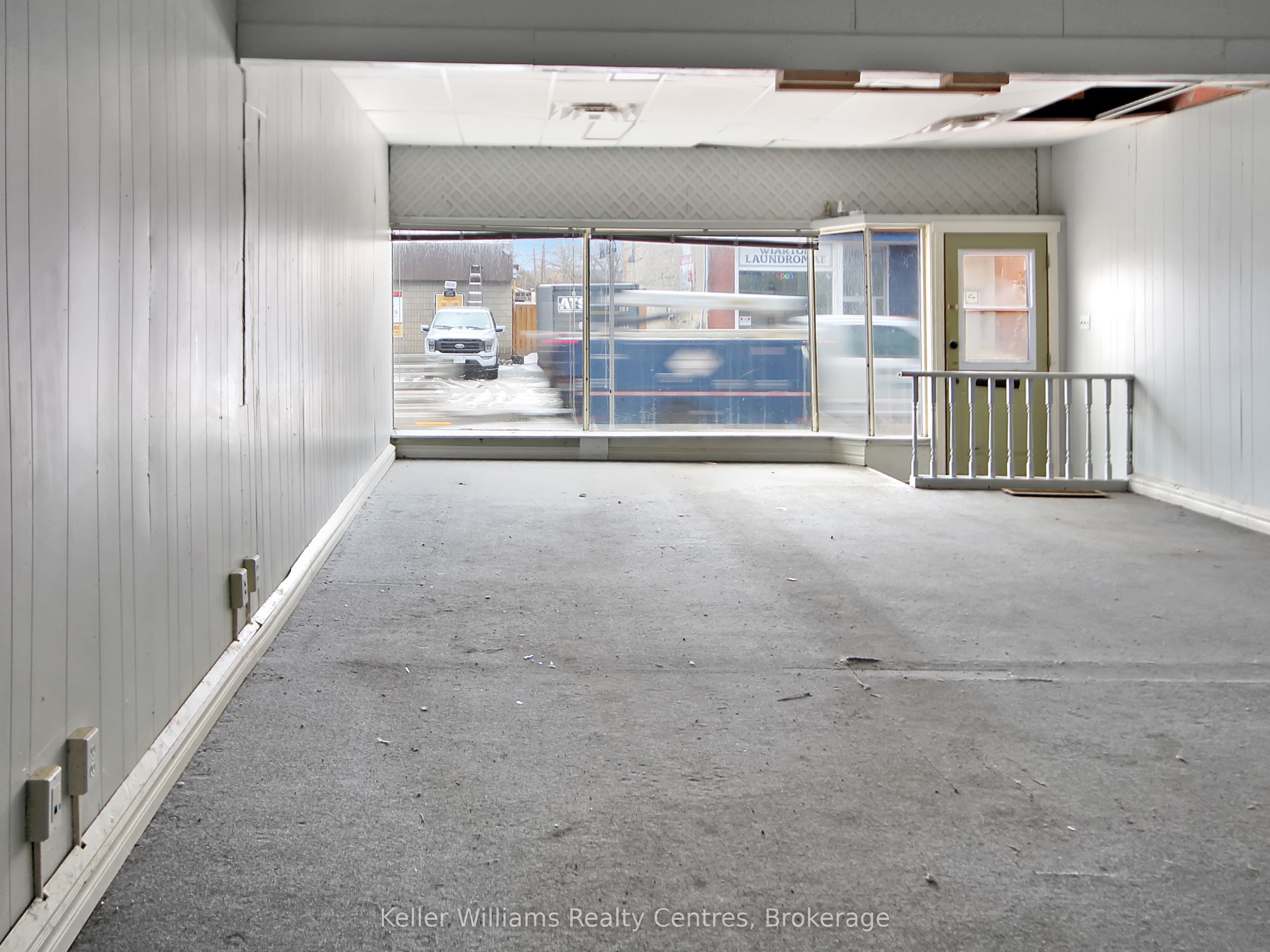 638 Berford Property Photo 7
