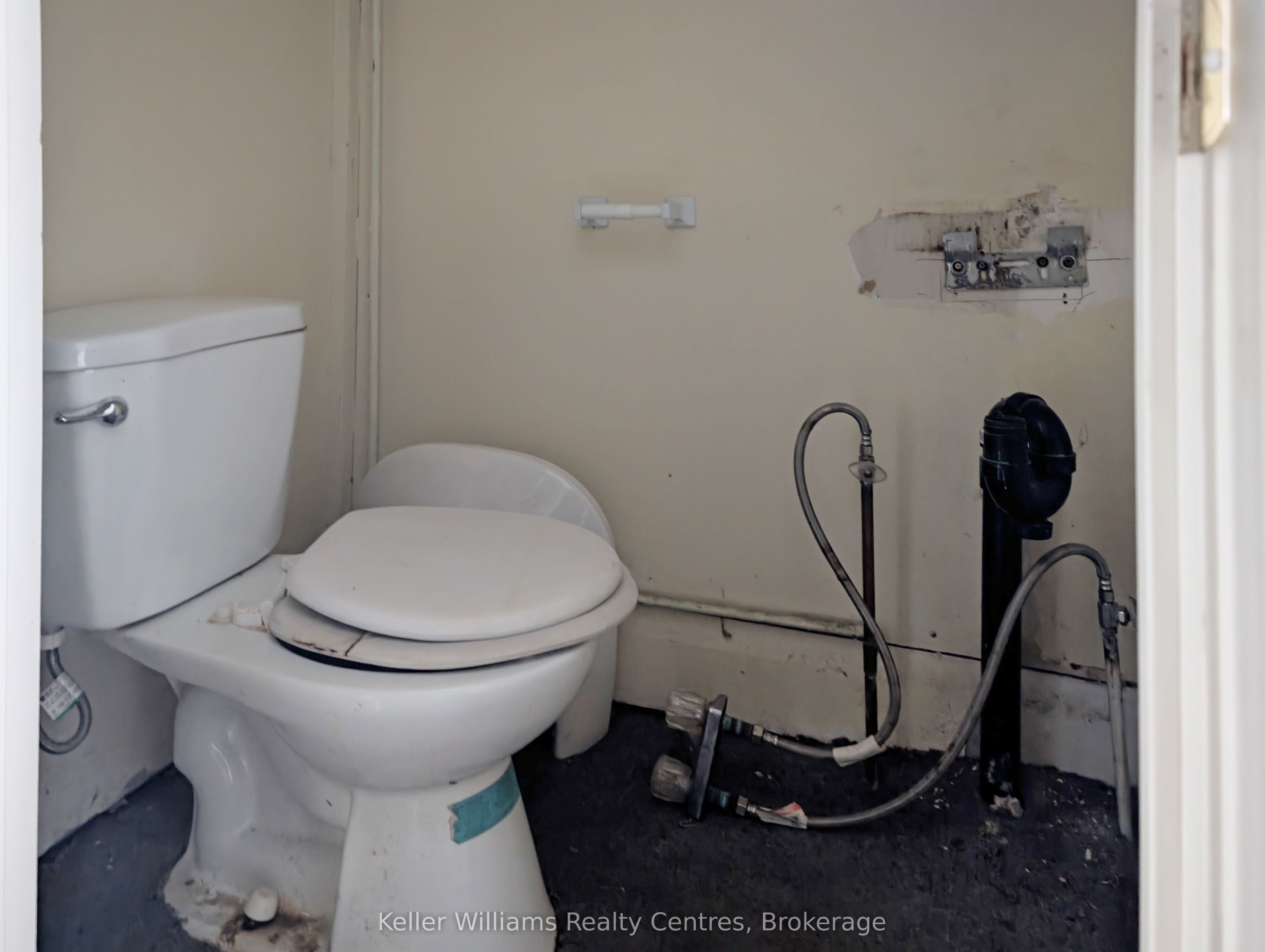 638 Berford Property Photo 9