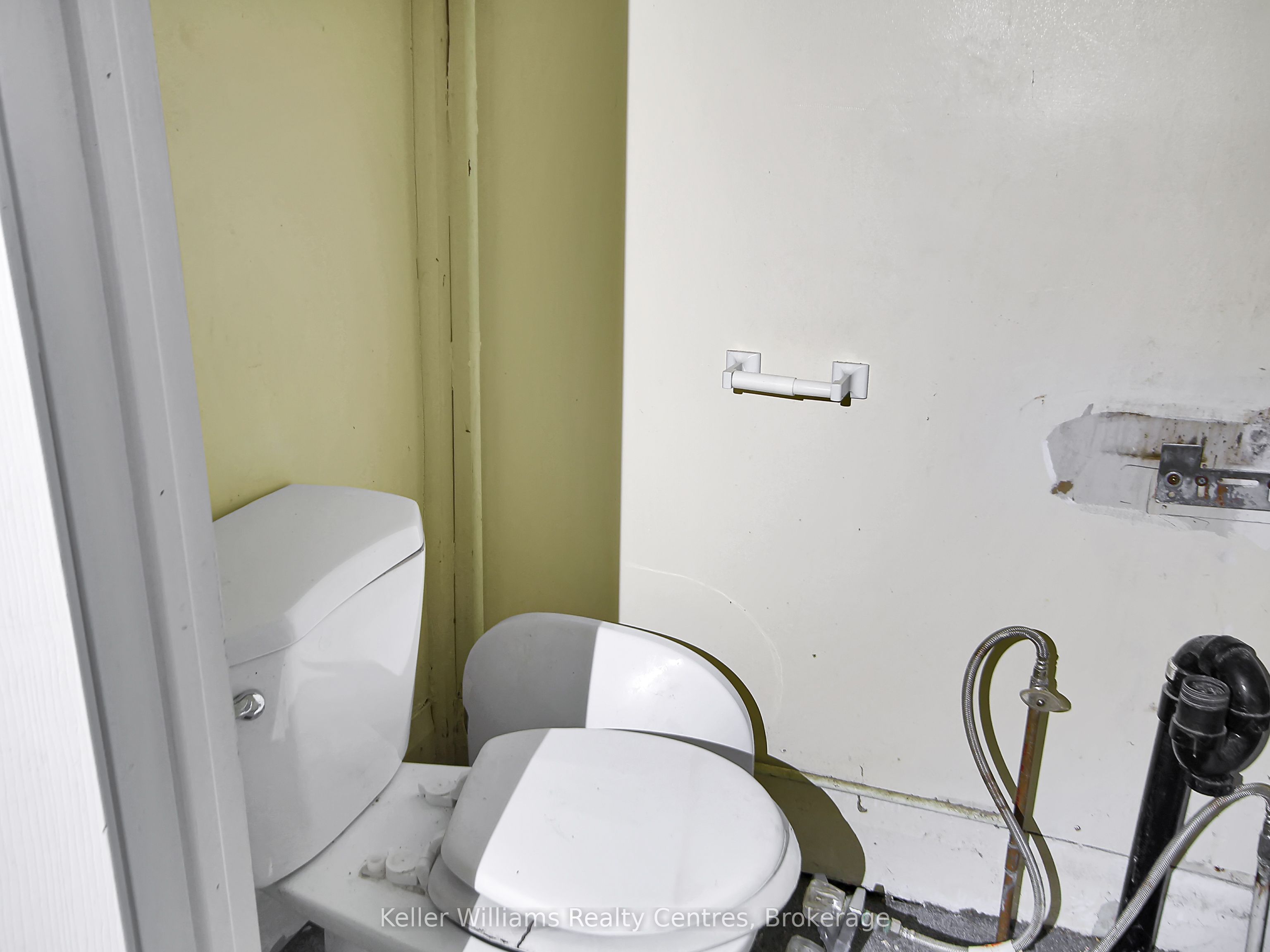 638 Berford Property Photo 17