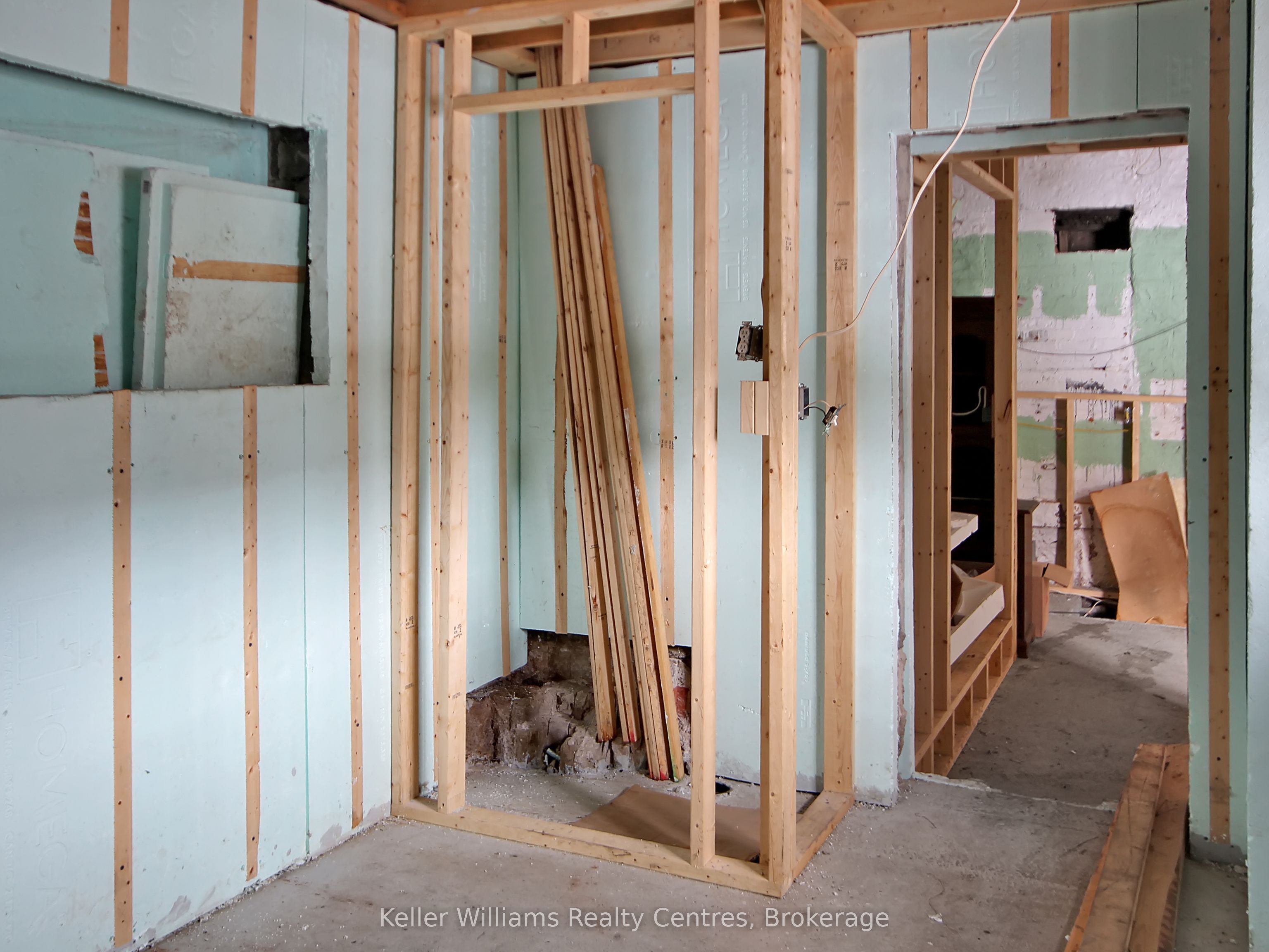 638 Berford Property Photo 19