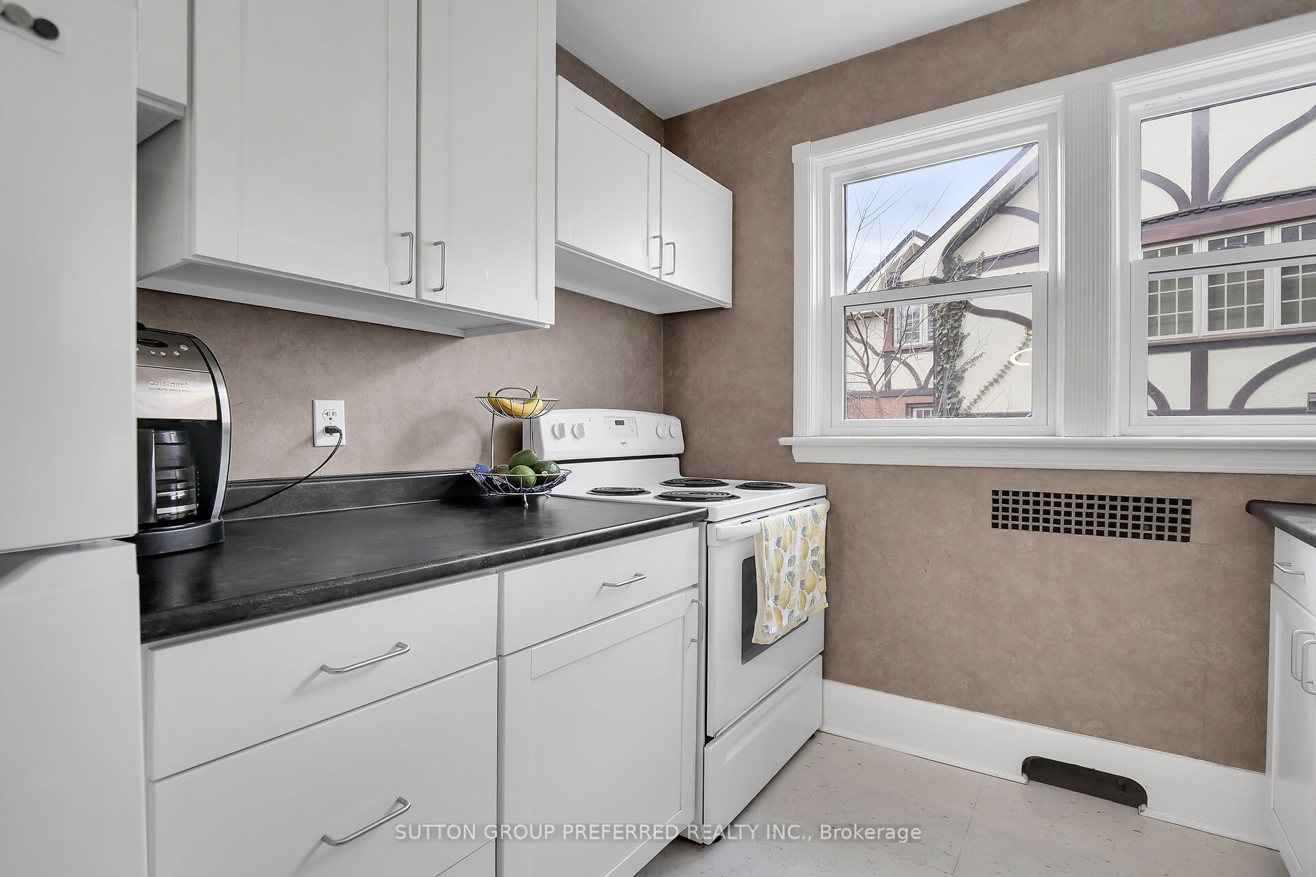 137 Windsor Crescent Property Photo 11