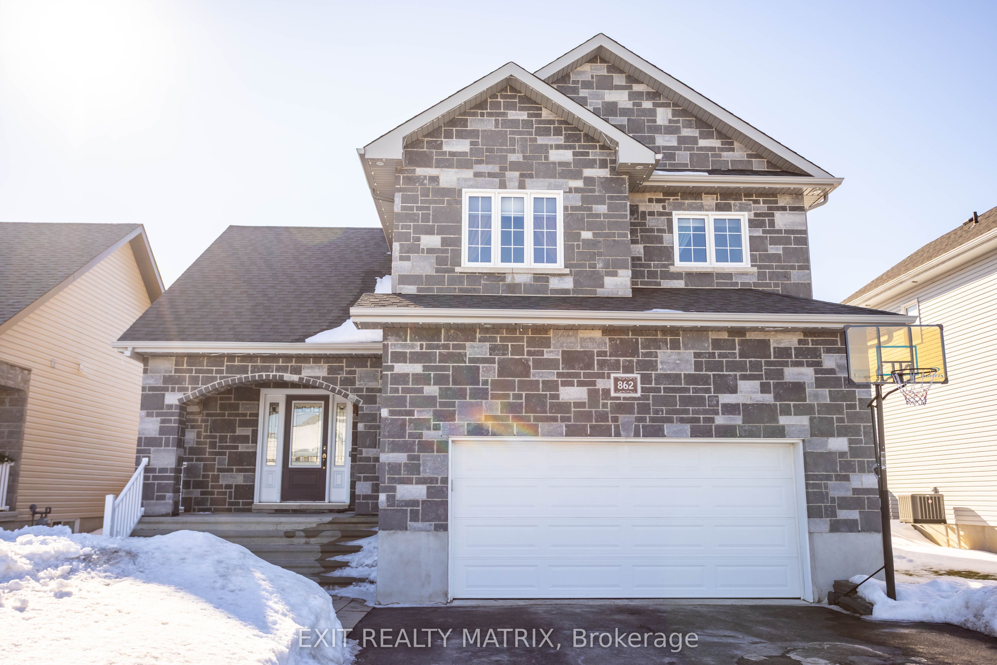 862 Oceane Street Property Photo