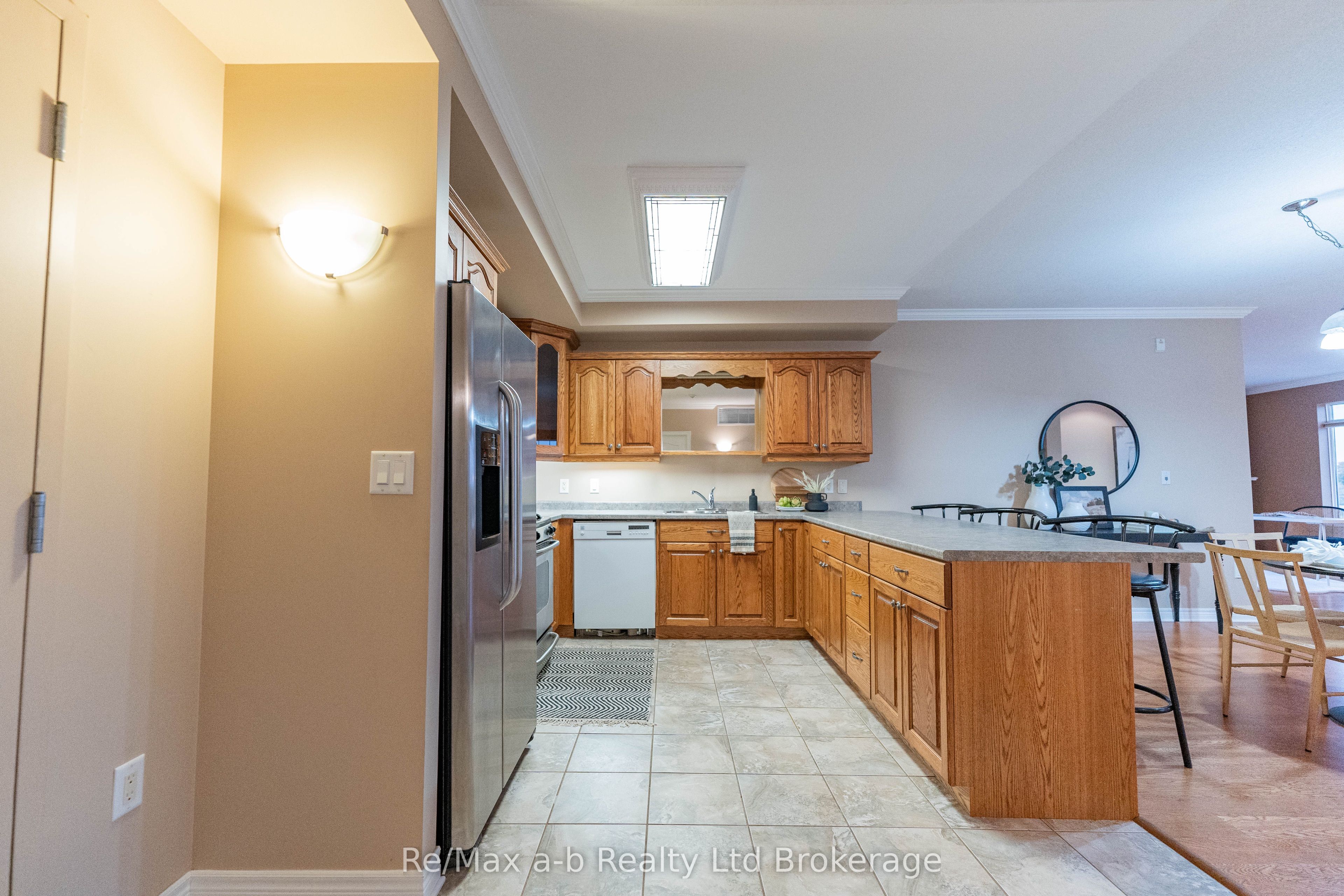 80 Bridge Street E 604 Property Photo 5