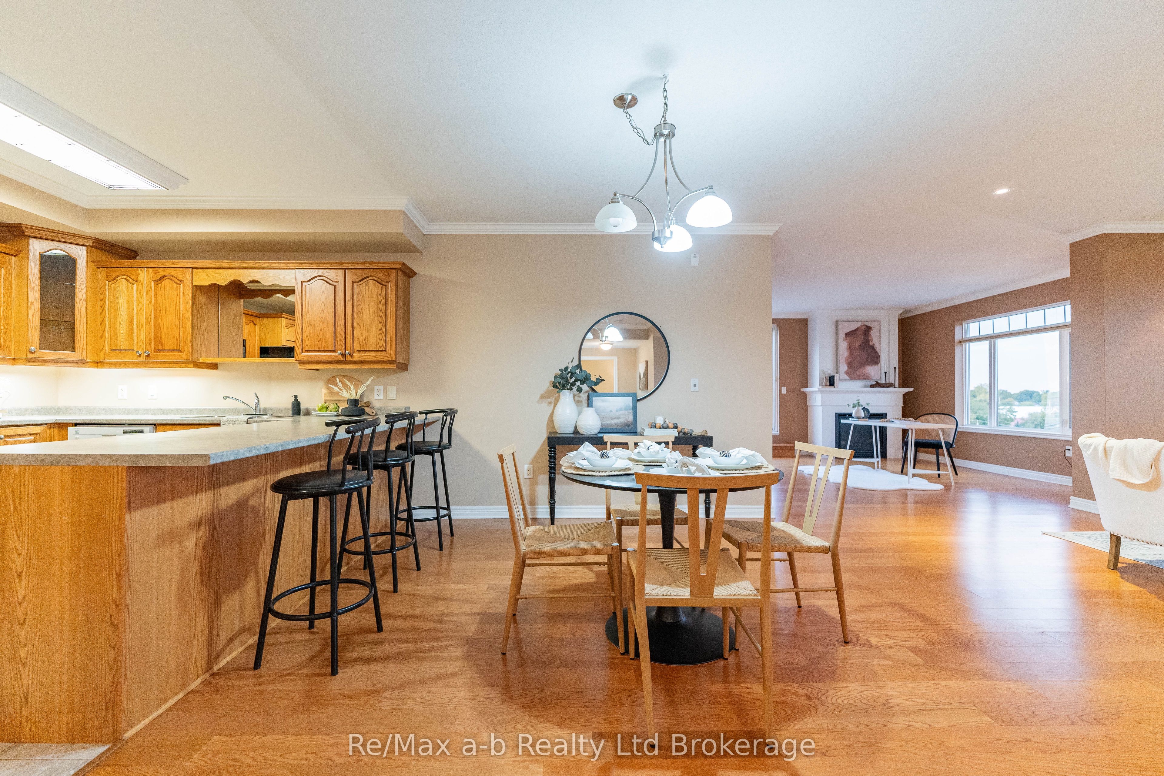 80 Bridge Street E 604 Property Photo 6