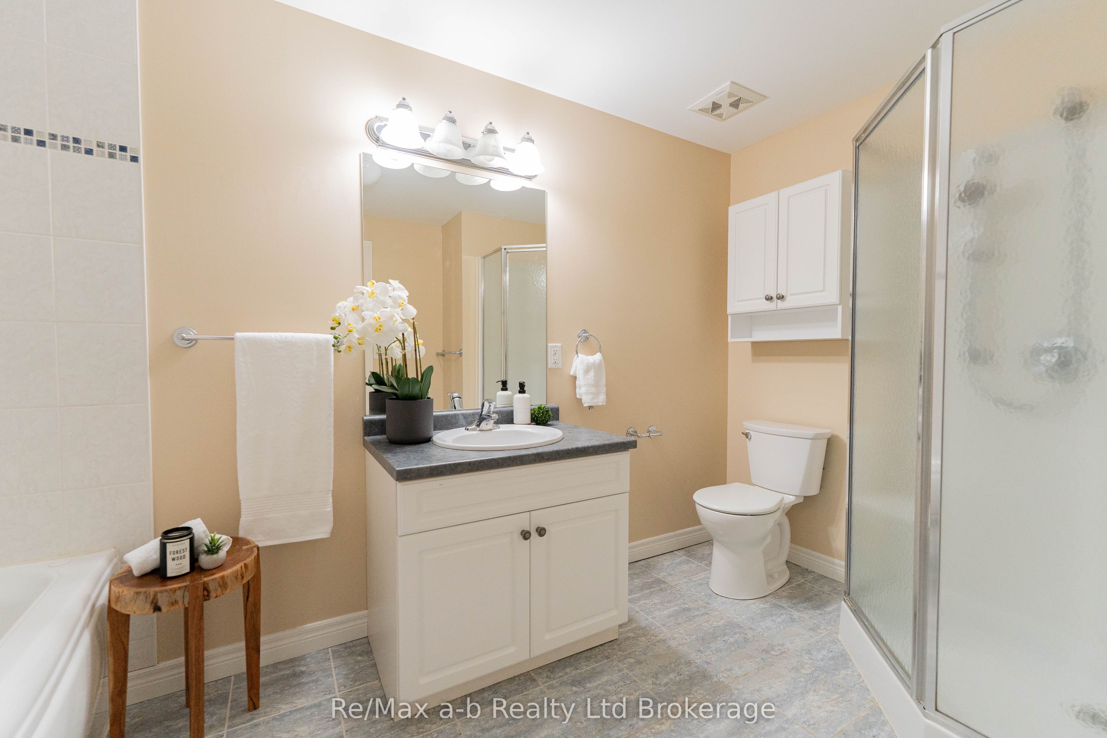 80 Bridge Street E 604 Property Photo 17