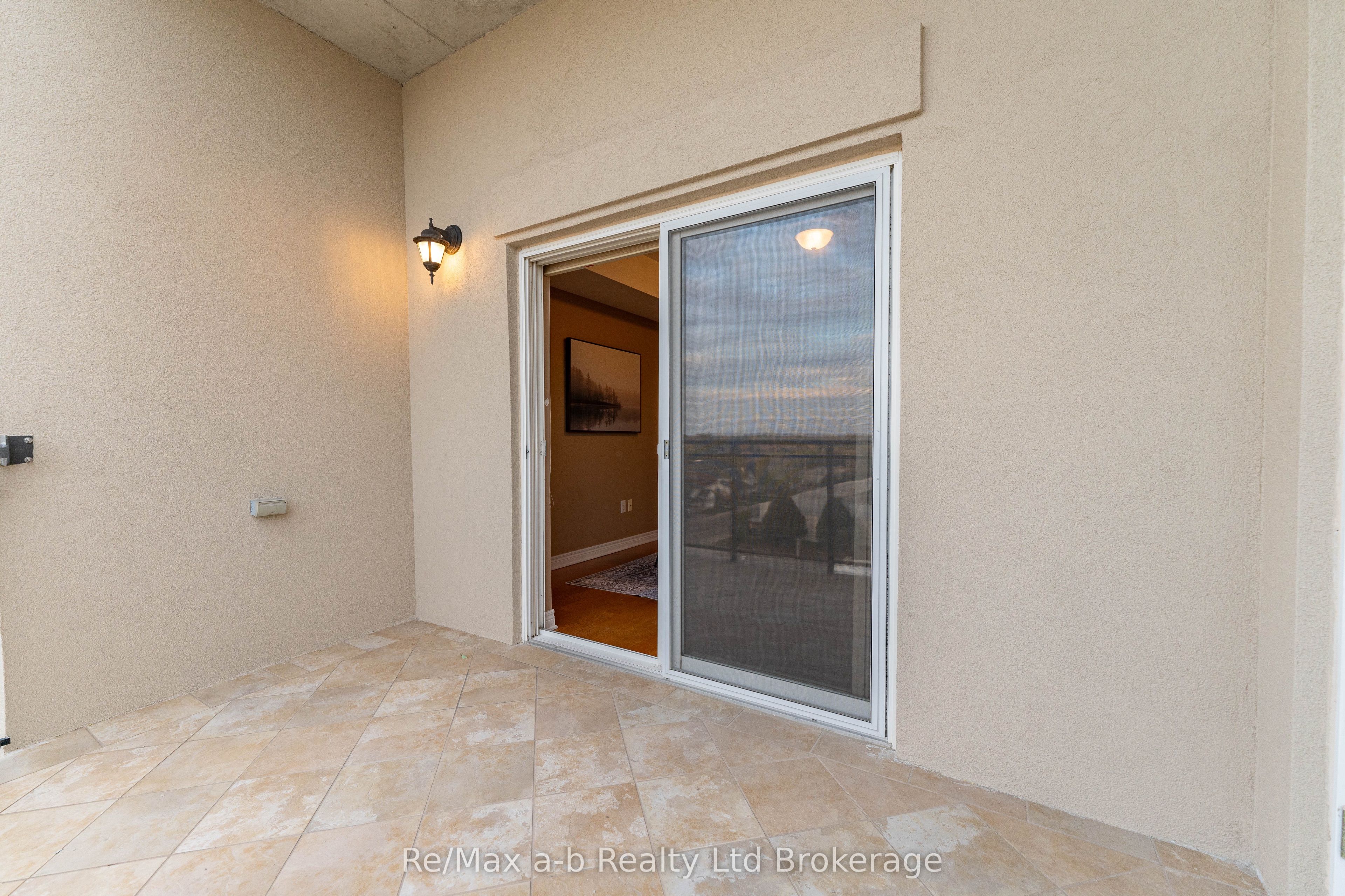 80 Bridge Street E 604 Property Photo 25