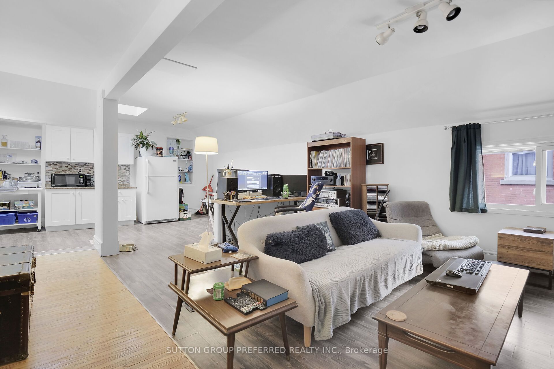681 Colborne Street Property Photo 6
