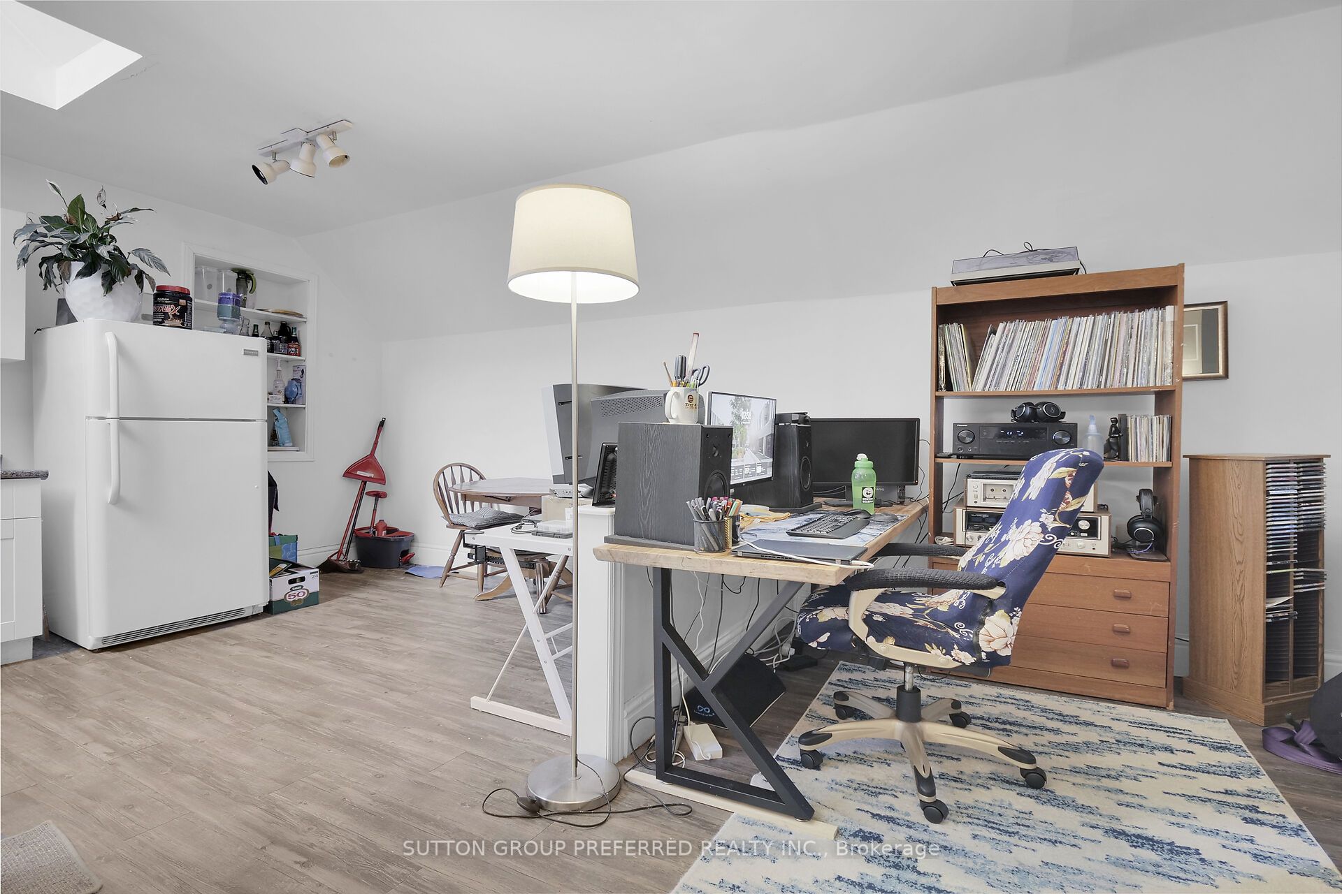681 Colborne Street Property Photo 7