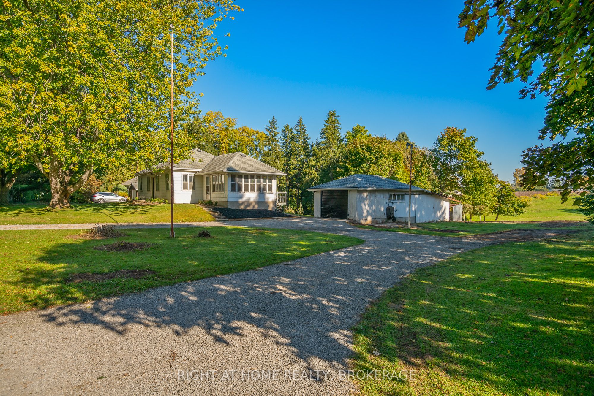 1353 Mcnab Road Property Photo