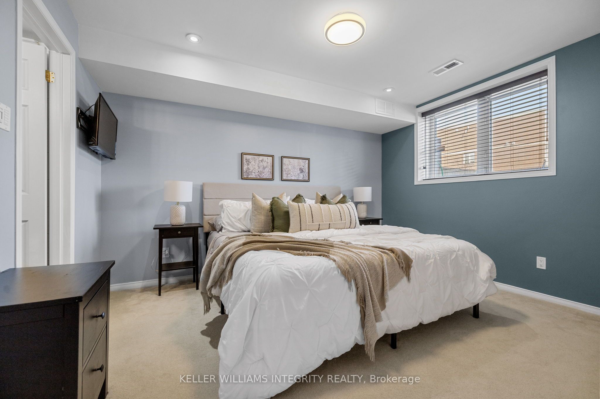 856 Longfields Drive Property Photo 16